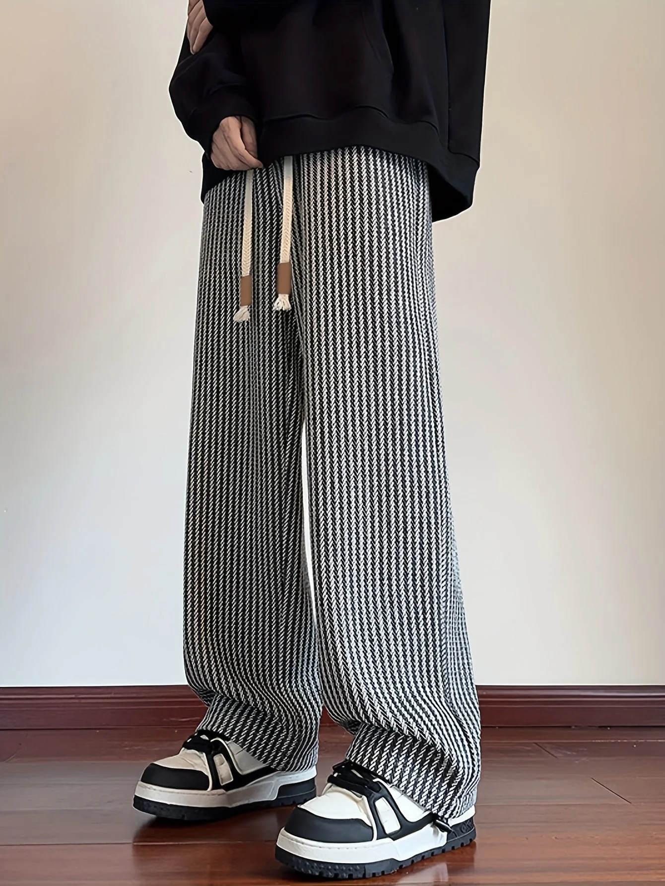 Pantalon décontracté à jambes droites pour homme style streetwear avec motif chevrons - Image 2