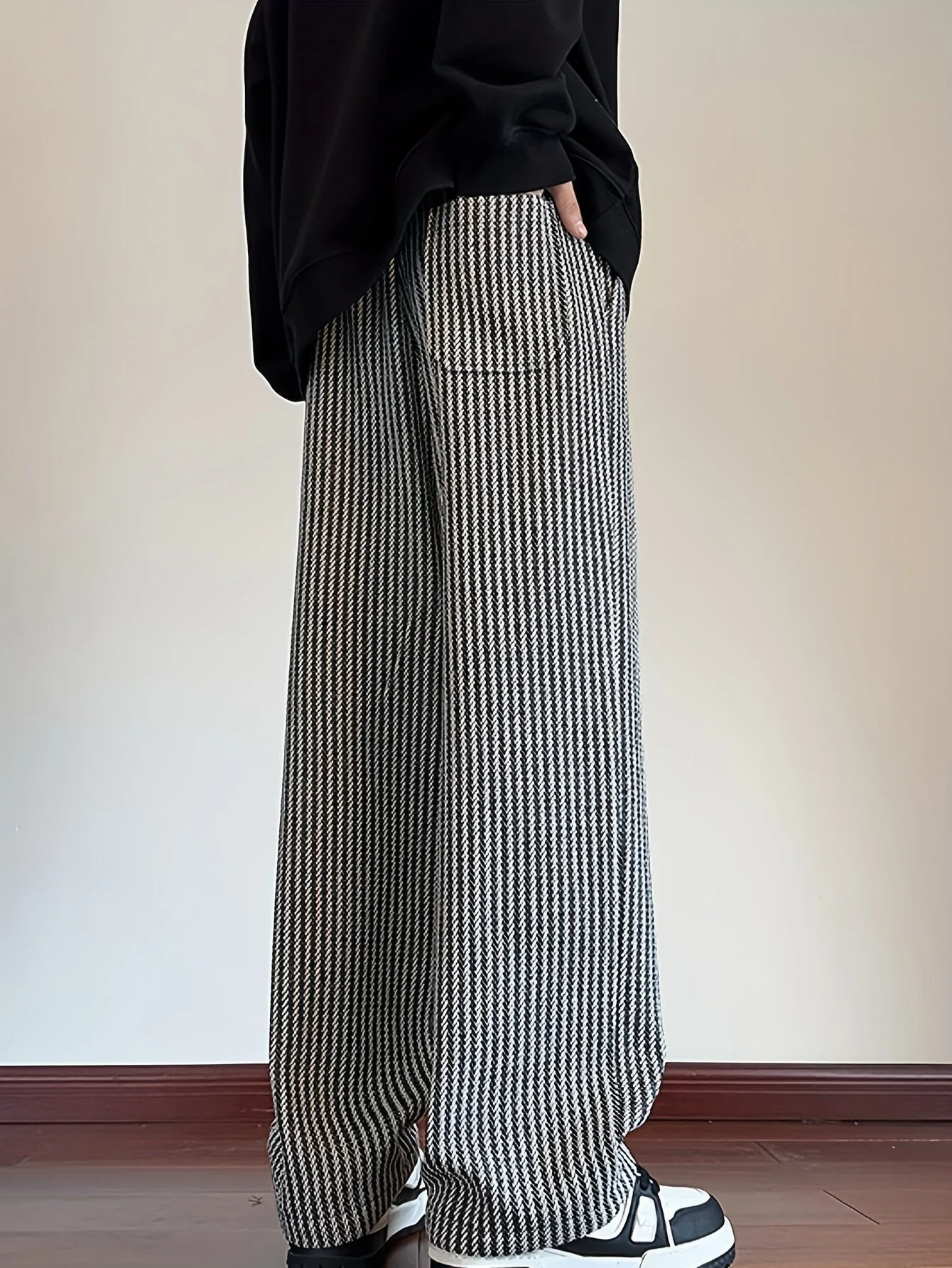Pantalon décontracté à jambes droites pour homme style streetwear avec motif chevrons - Image 4