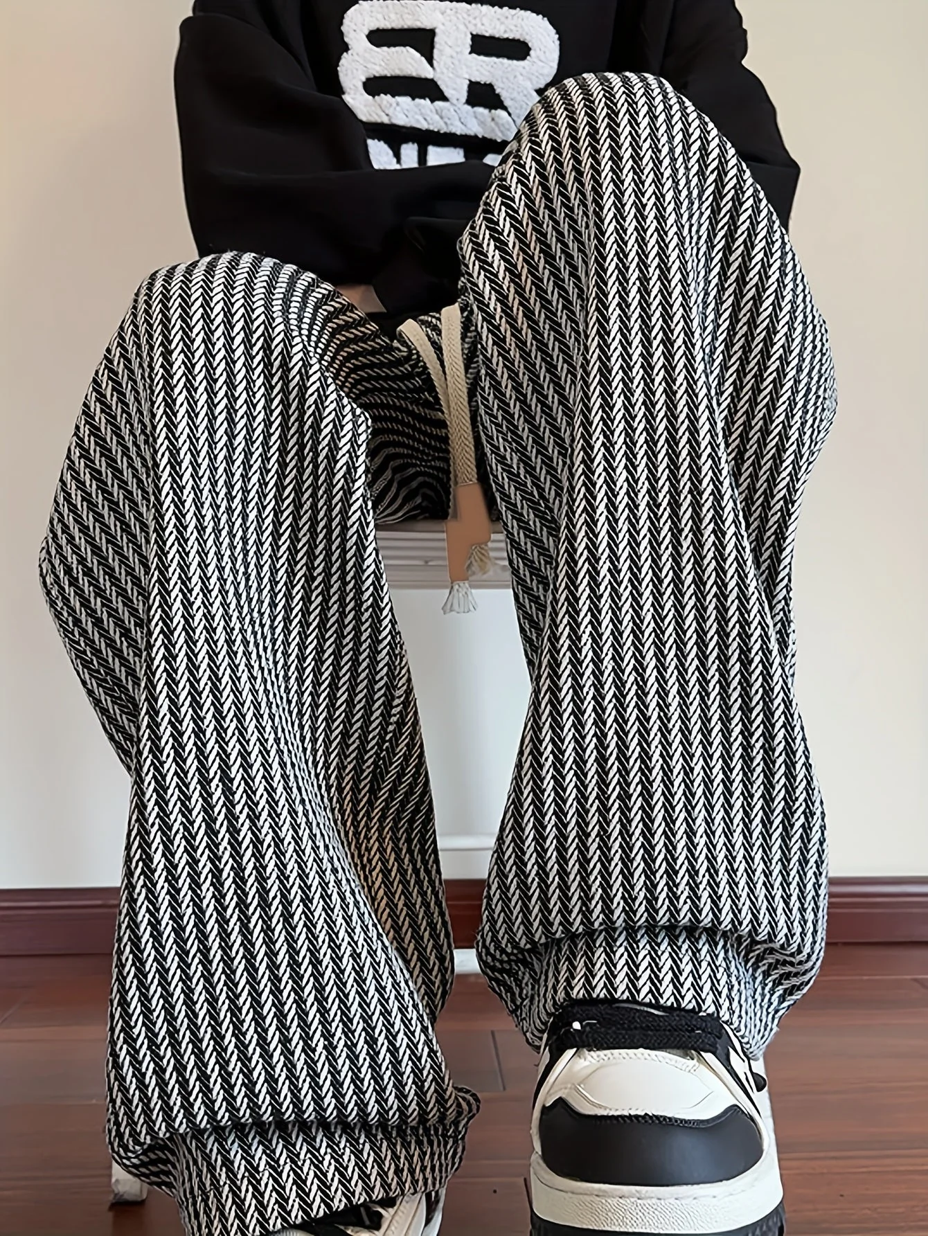 Pantalon décontracté à jambes droites pour homme style streetwear avec motif chevrons - Image 8