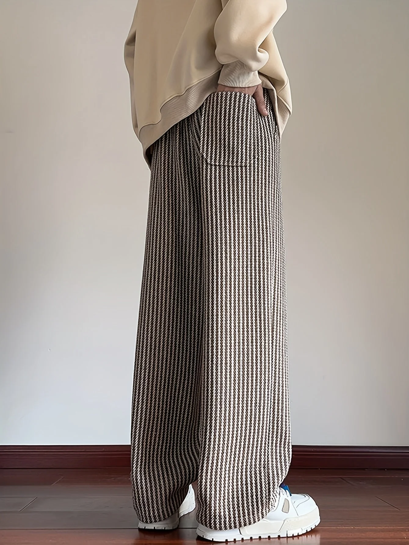 Pantalon décontracté à jambes droites pour homme style streetwear avec motif chevrons - Image 9