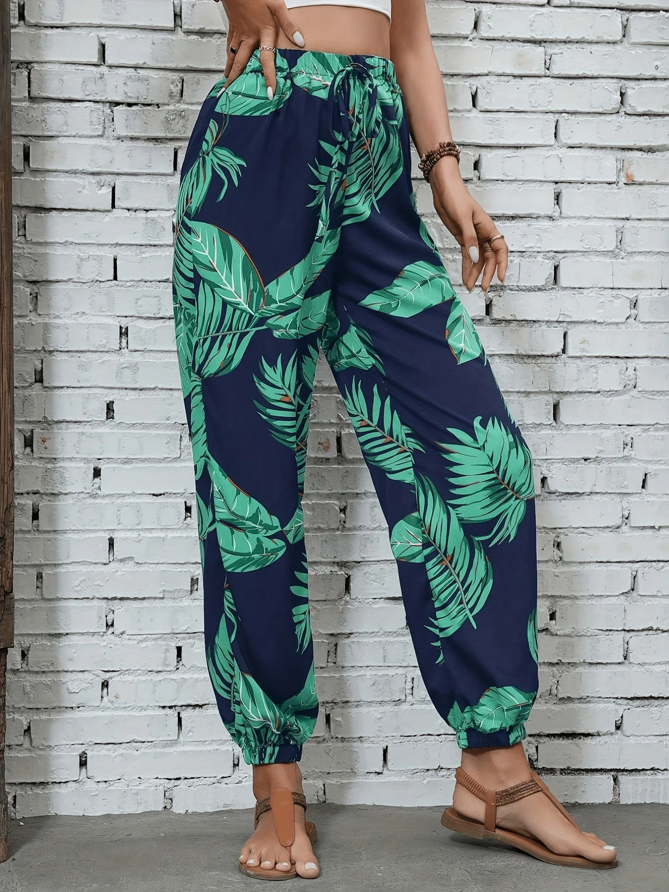 Pantalon jogger femme style vacances à imprimé feuilles pour le printemps/été - Image 3