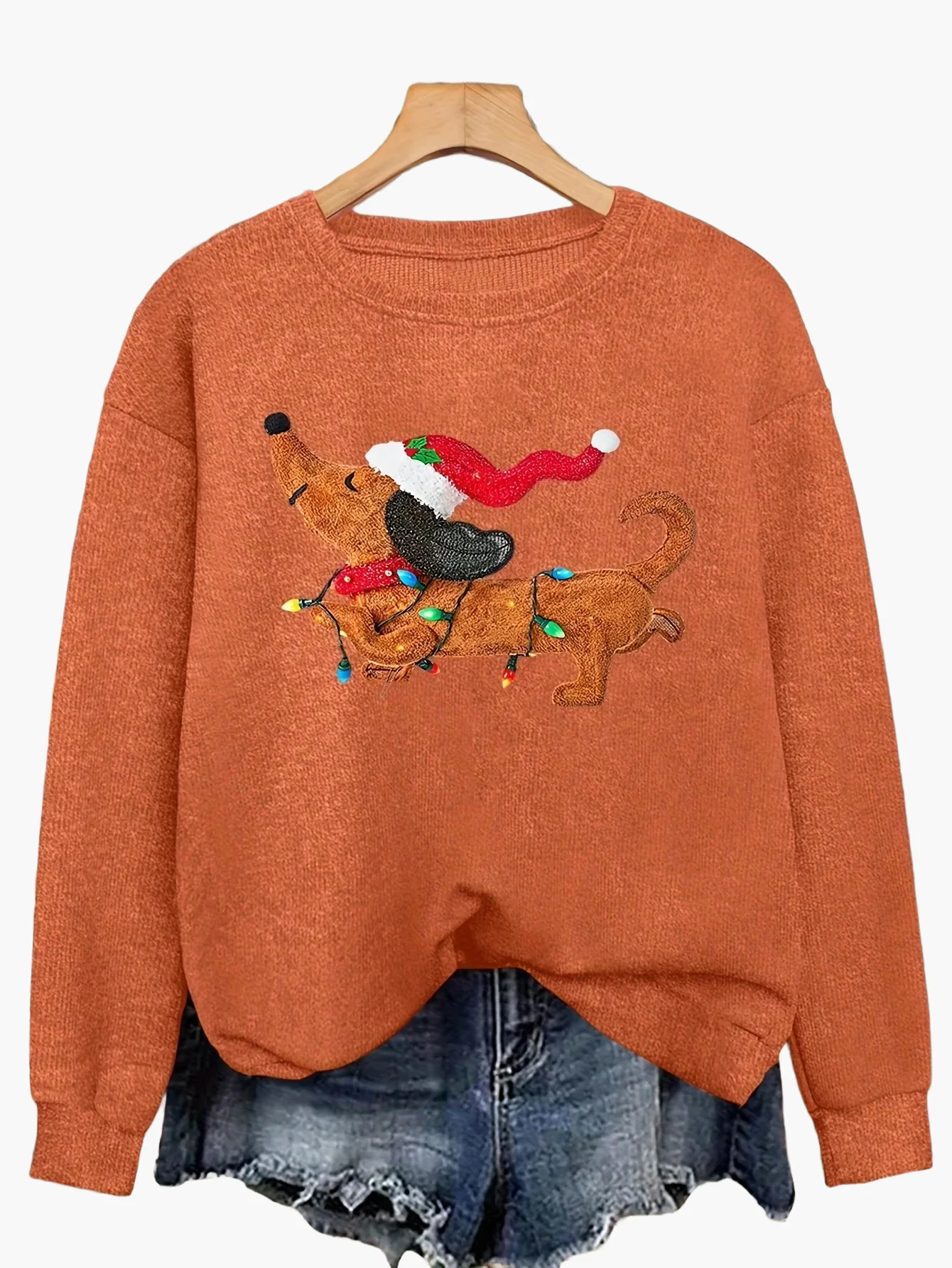 Pull-over de Noël décontracté pour femme avec chien et guirlande lumineuse, style festif - Image 3