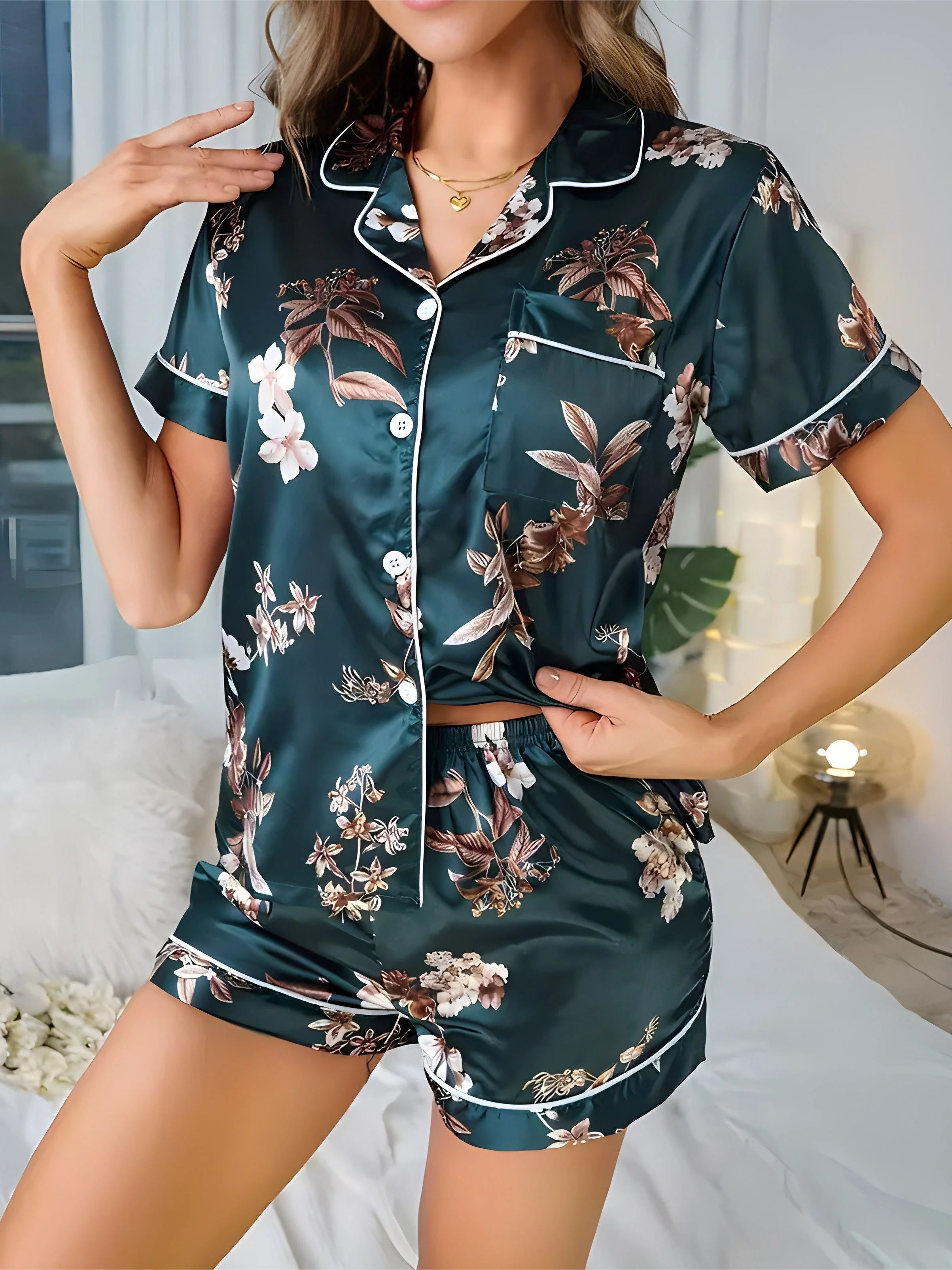 Pyjama court femme style élégant à fleurs – Ensemble chemise et short pour nuit et détente - Image 4