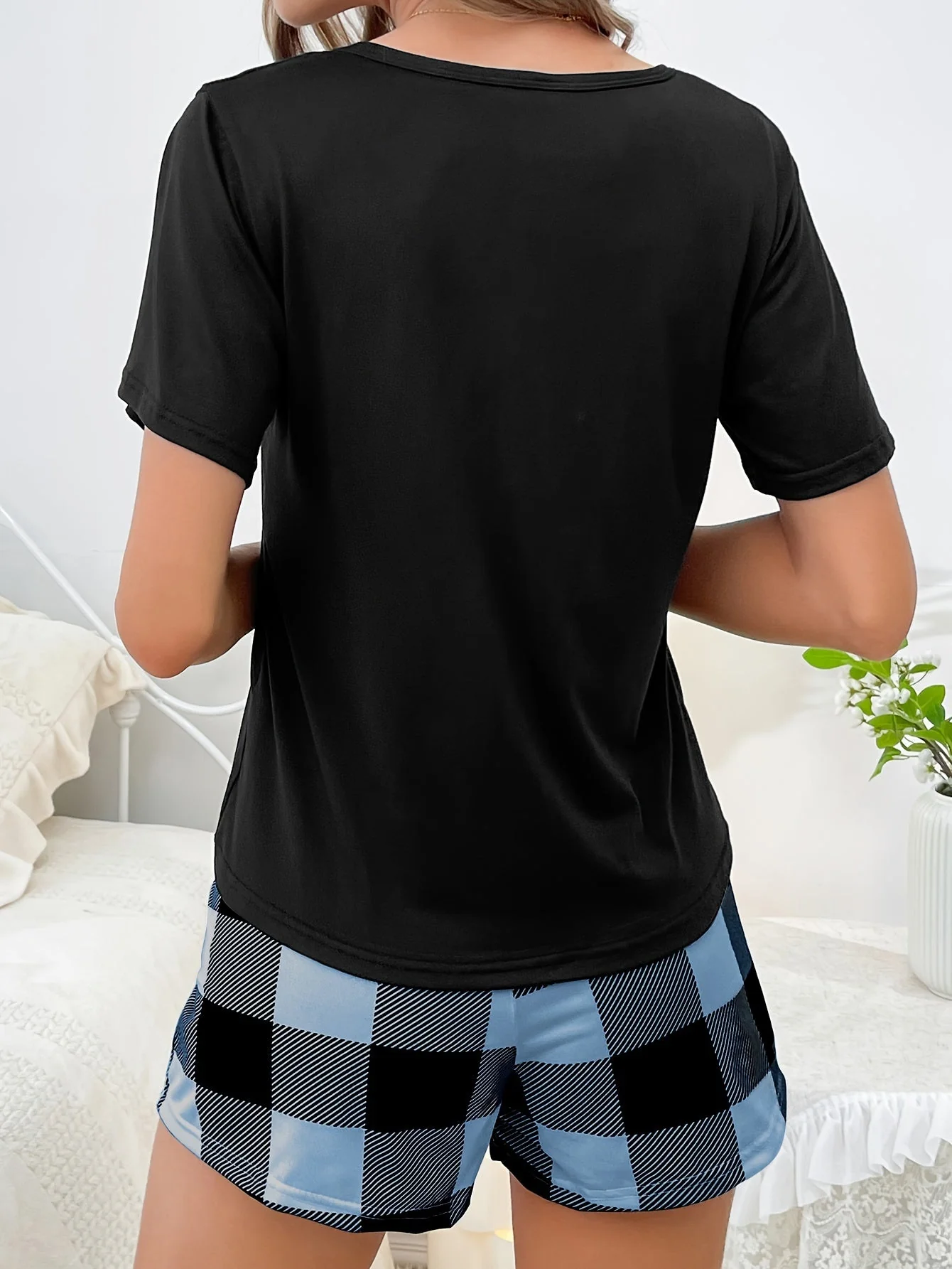 Pyjama d'été femme à carreaux style décontracté - Ensemble t-shirt et short pour la maison - Image 5