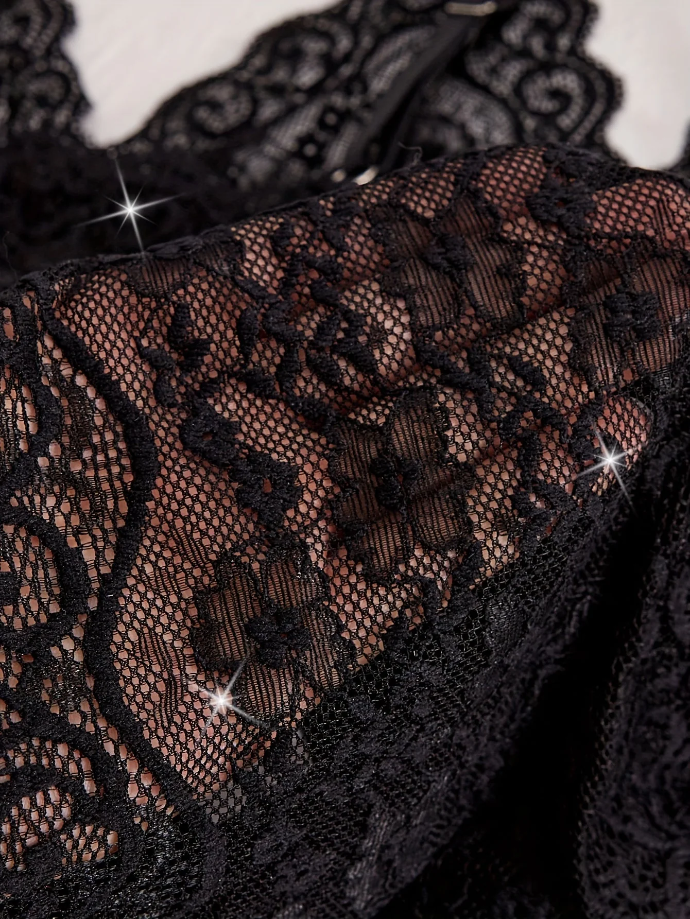 Pyjama Femme Ensemble Bralette Dentelle et Short Élégant - Lingerie de Nuit Tendance - Image 5