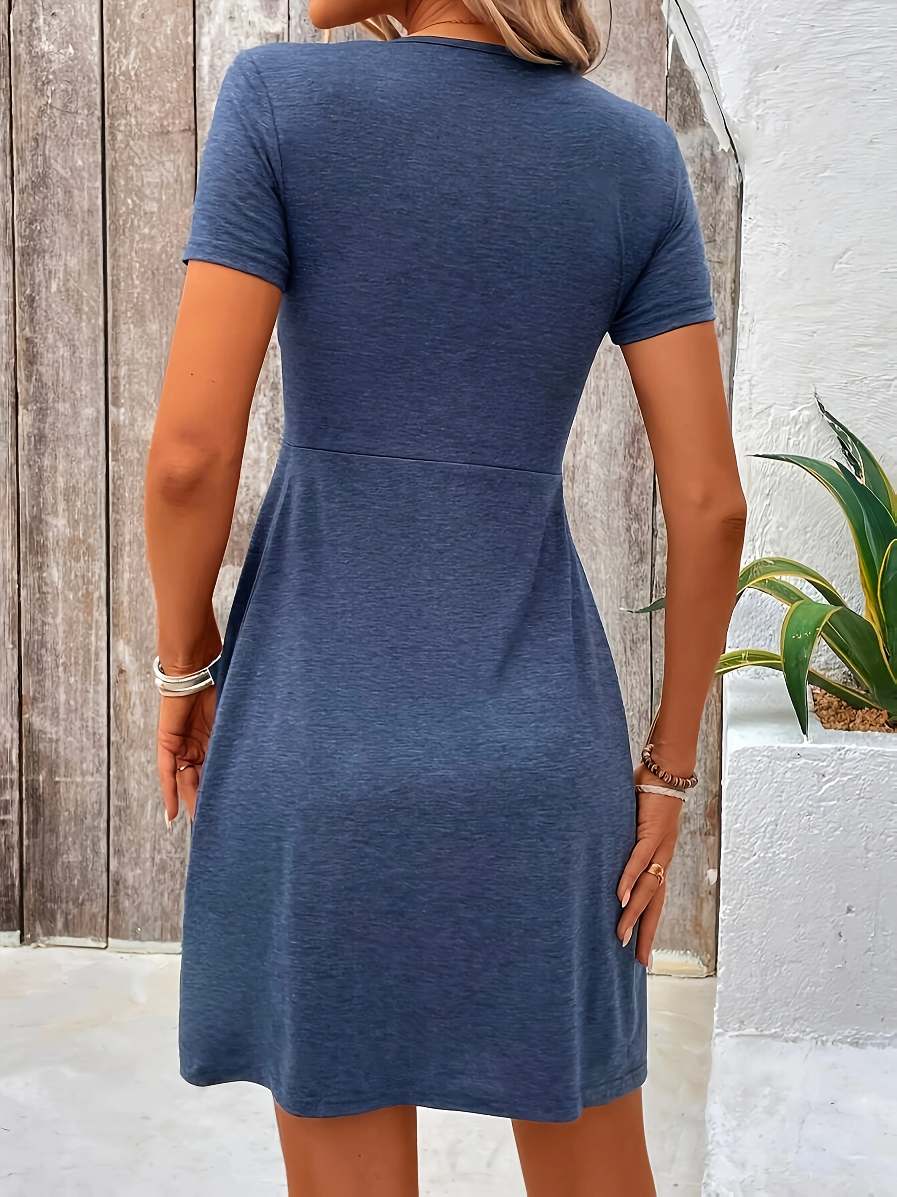 Robe d'été élégante pour femme à col en V, style décontracté et chic, idéale pour les vacances - Image 6
