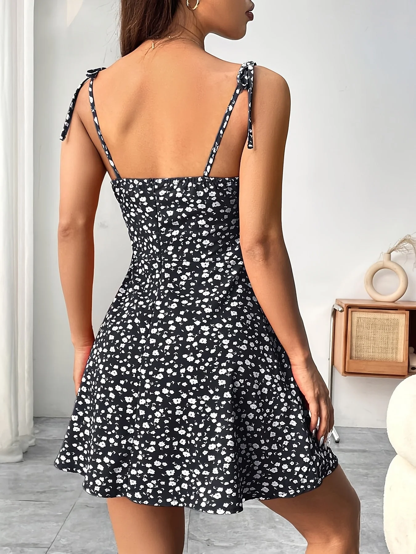 Robe d'été féminine style chic à bretelles et imprimé fleuri - Idéale pour sorties et vacances - Image 10