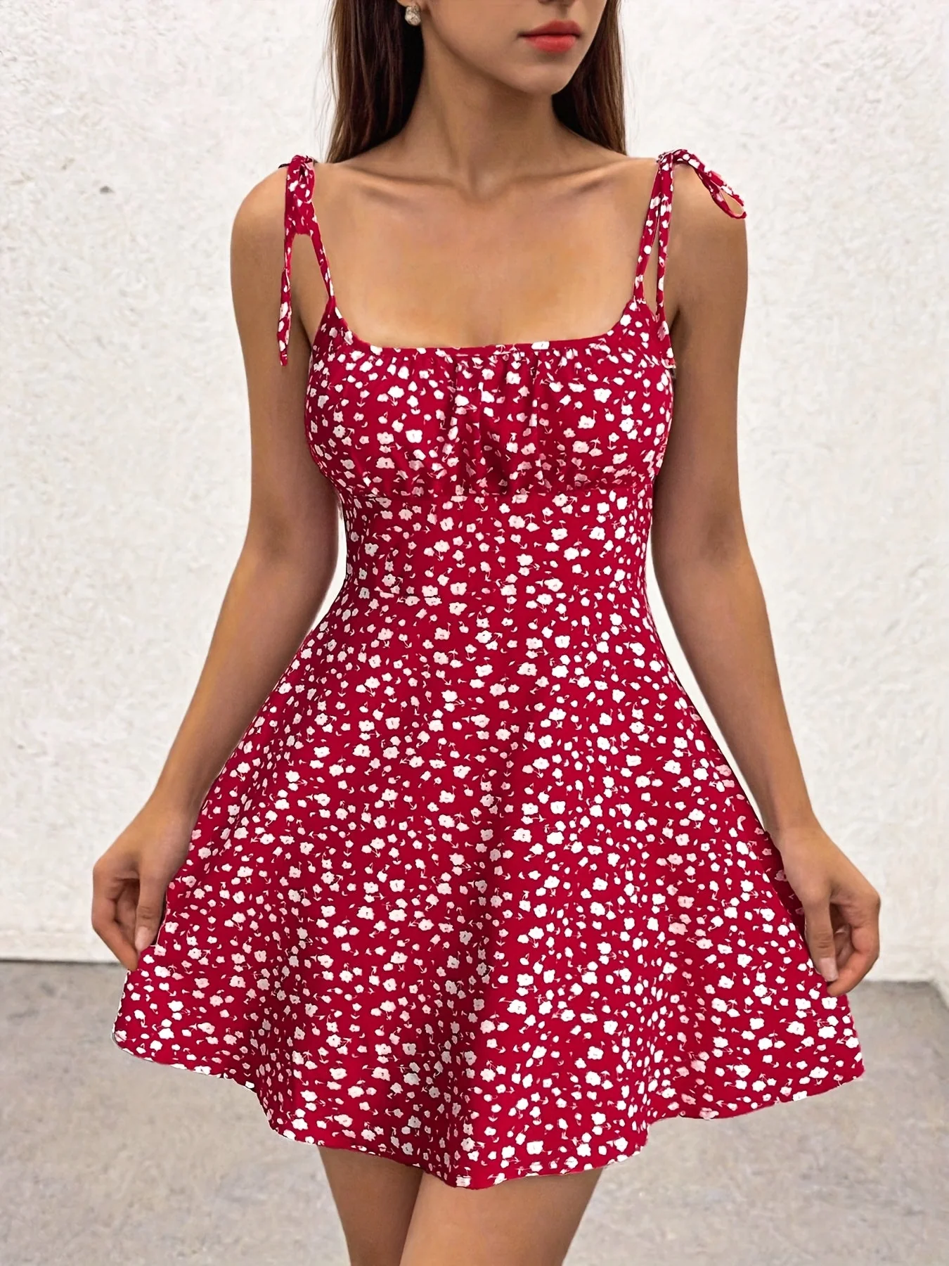Robe d'été féminine style chic à bretelles et imprimé fleuri - Idéale pour sorties et vacances - Image 7