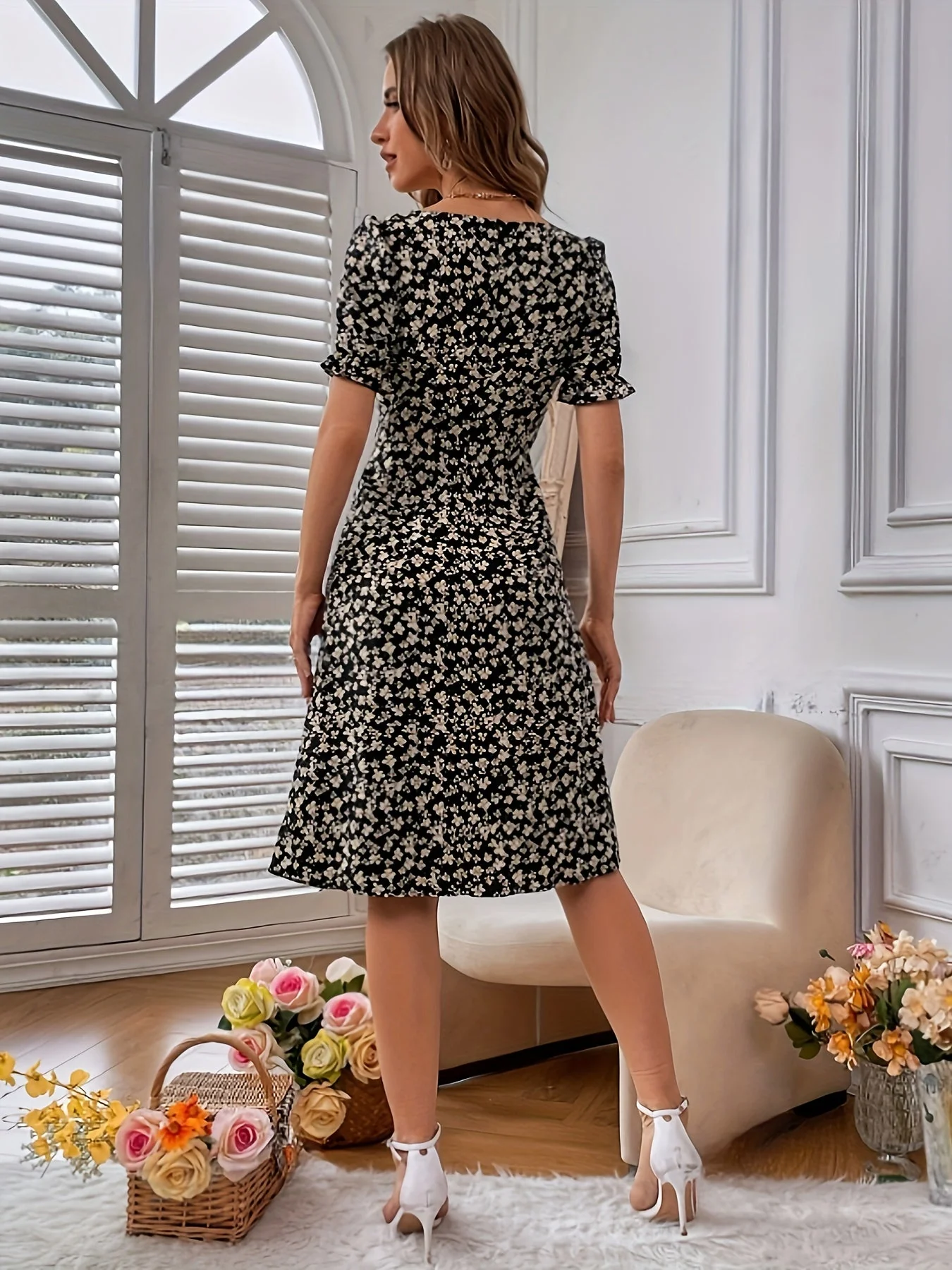 Robe d'été femme élégante à fleurs, manches courtes, col carré, fente chic, style décontracté - Image 4