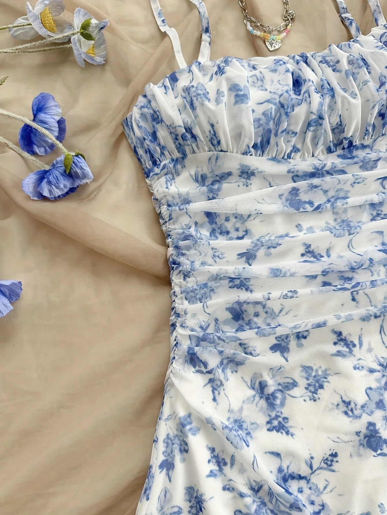 Robe d'été femme style élégant à bretelles fines, imprimé floral pour sorties et vacances - Image 4