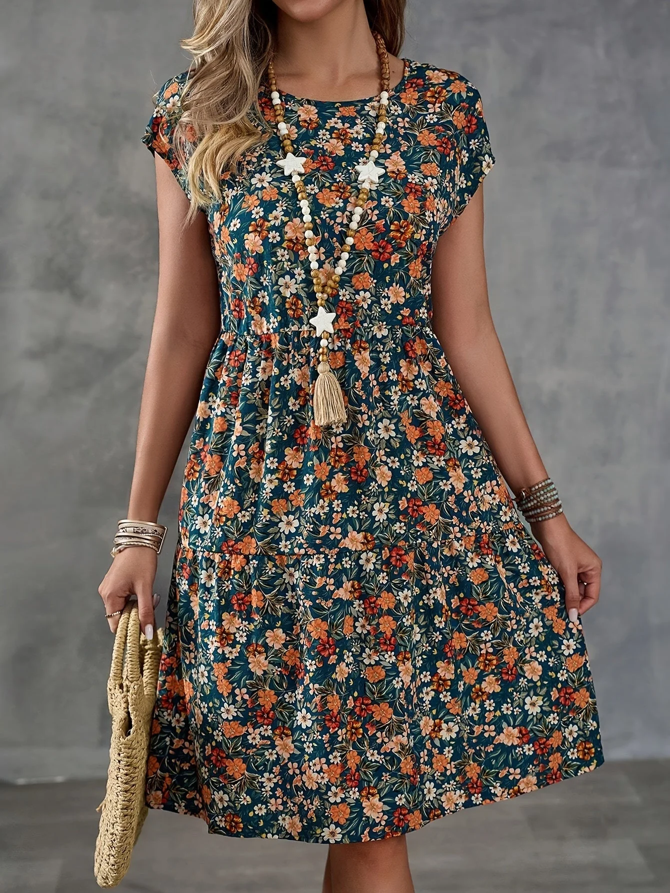 Robe fleurie décontractée pour femme style vacances à manches courtes - Image 2