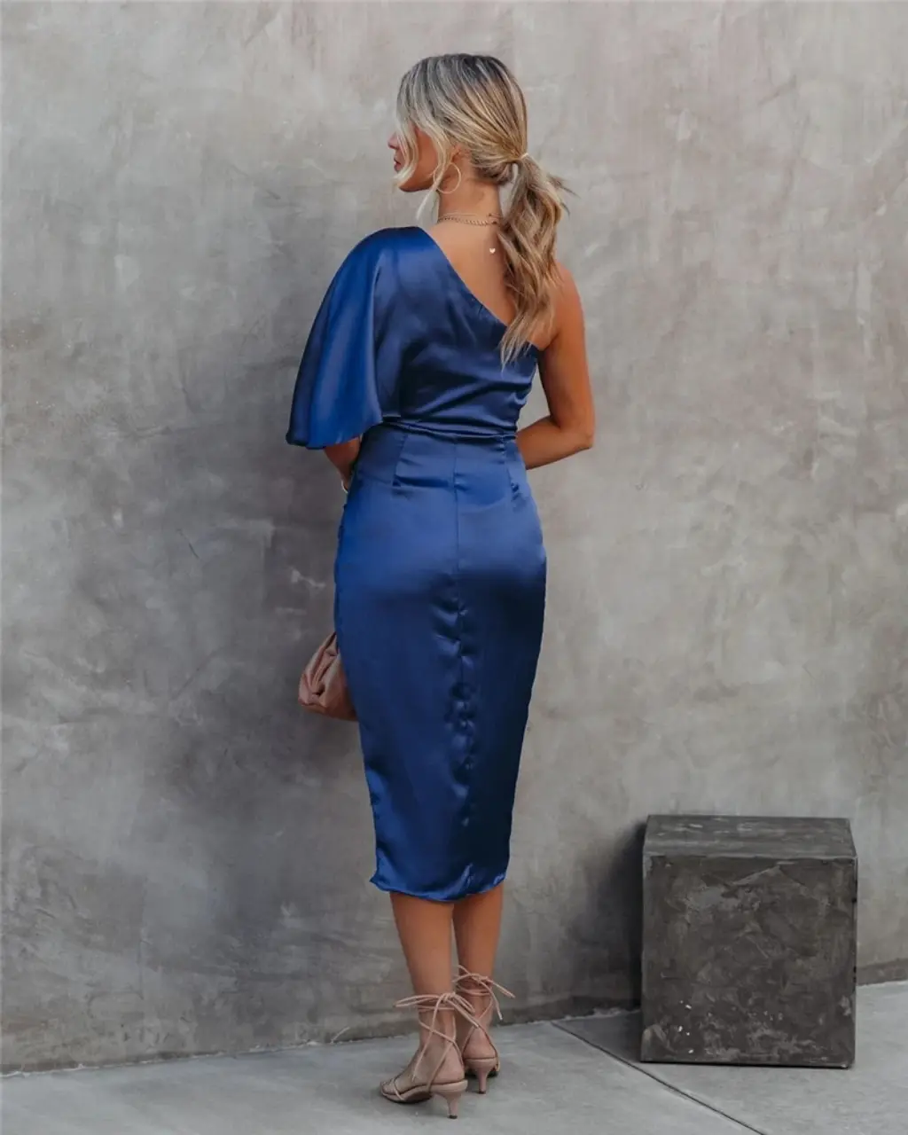 Robe midi asymétrique de soirée pour femme, style drapé élégant, usage événementiel et cocktail - Image 14