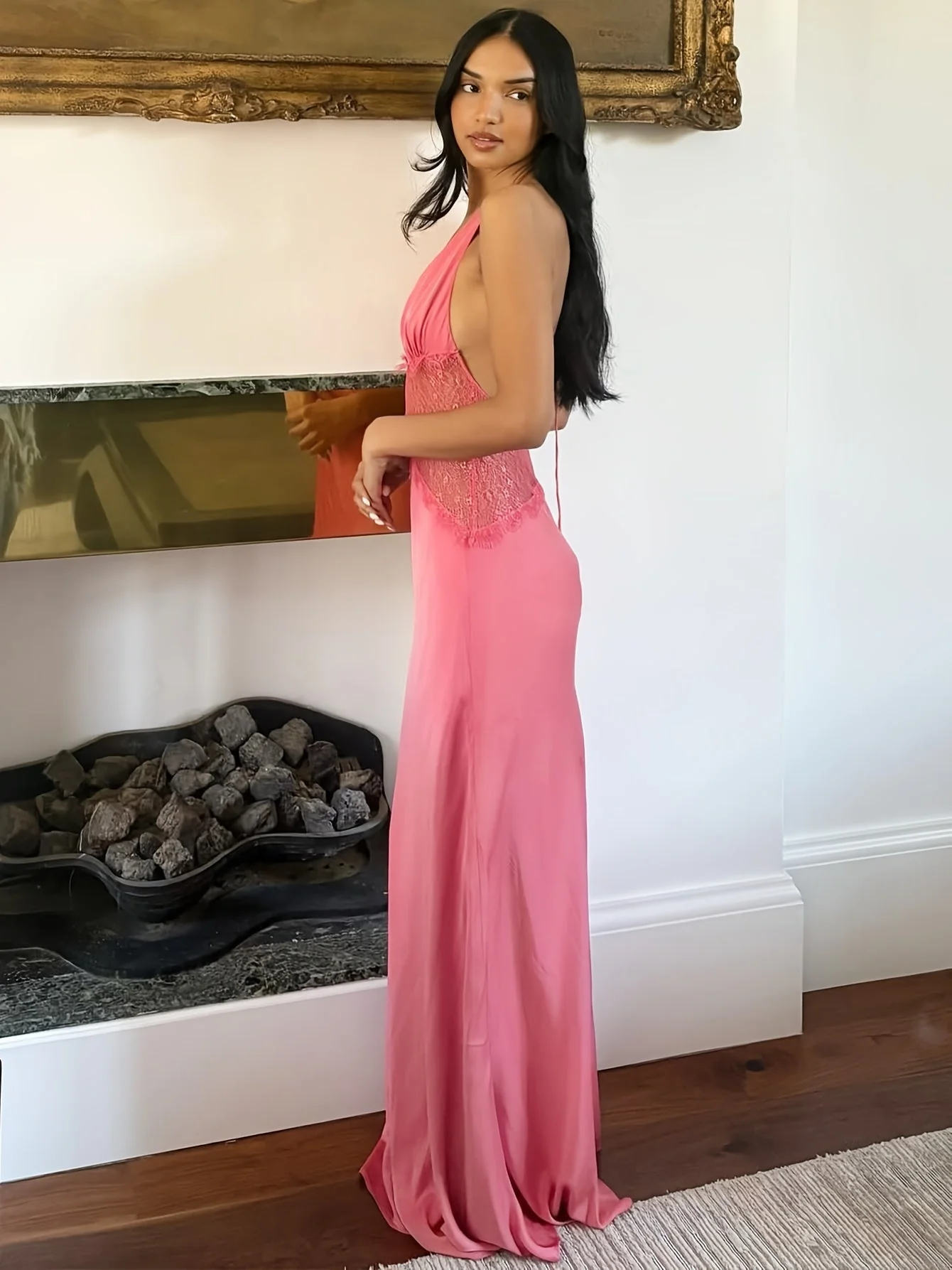 Robe de soirée élégante femme dos nu style glamour pour occasions spéciales - Image 4