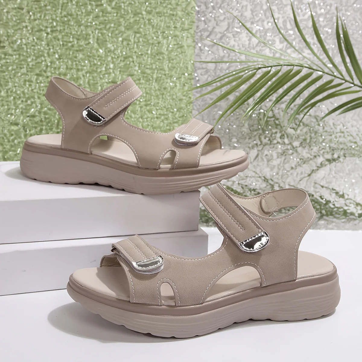 Sandales compensées confort pour femme à scratch, style décontracté et marche estivale - Image 7
