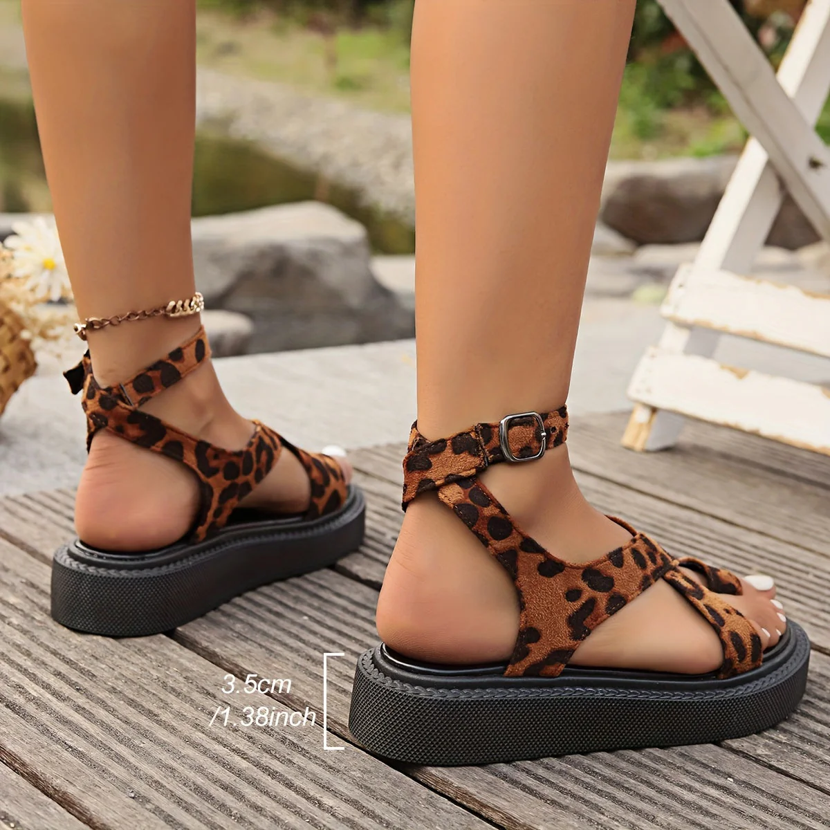 Sandales compensées à imprimé léopard pour femme - Style mode, plateforme confortable, parfaites pour l'été - Image 3