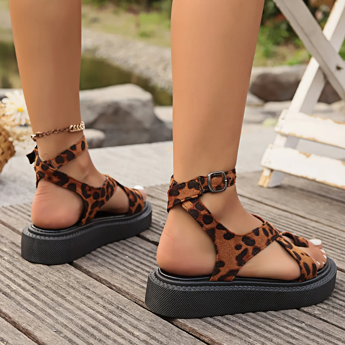 Sandales compensées à imprimé léopard pour femme - Style mode, plateforme confortable, parfaites pour l'été - Image 5