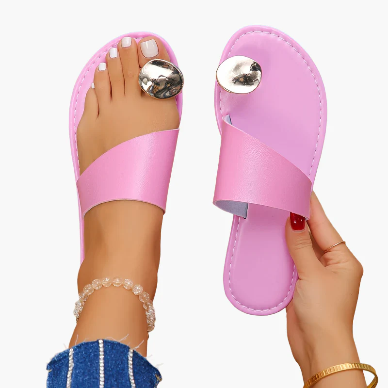 Sandales plates élégantes pour femme à ornement doré style été décontracté - Image 11