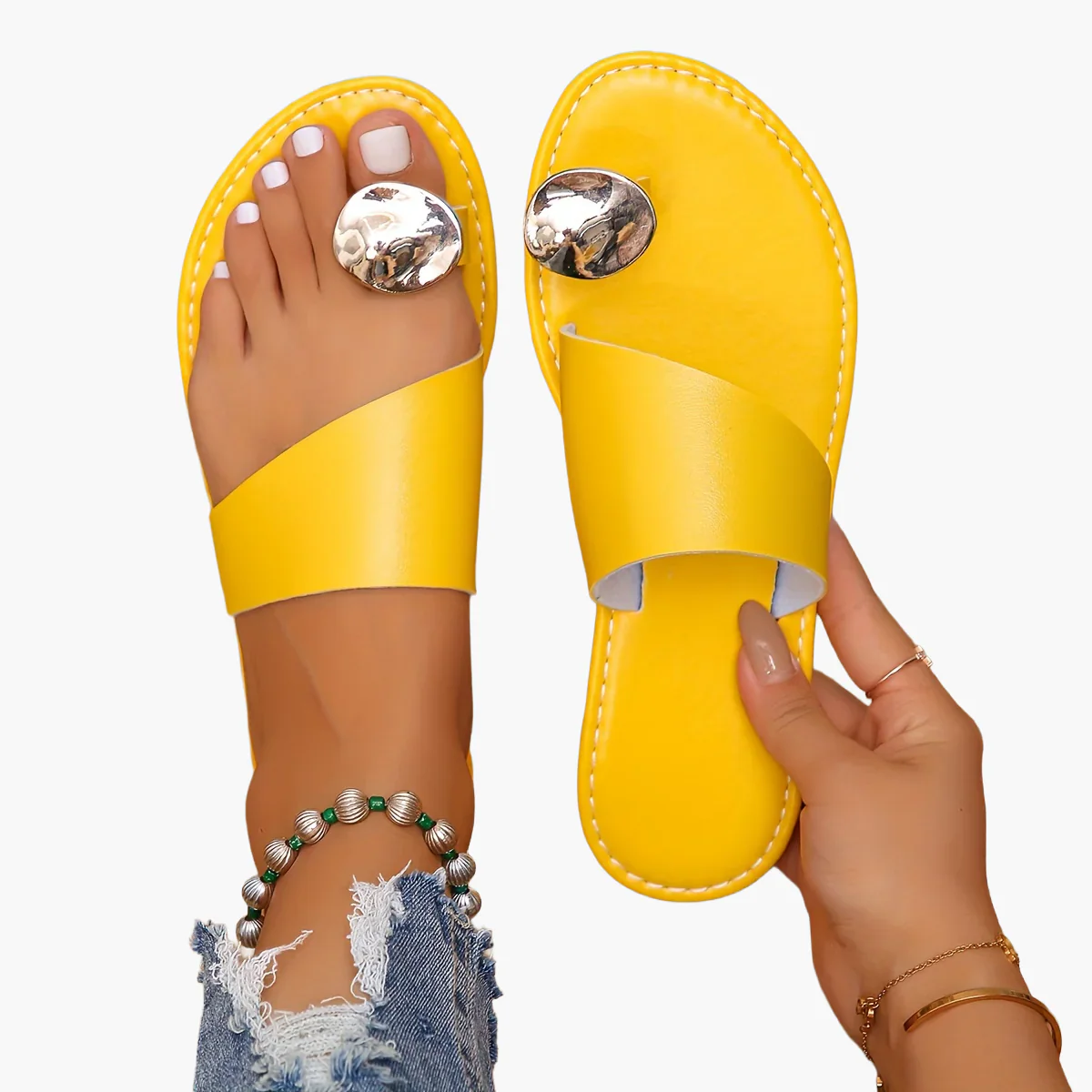 Sandales plates élégantes pour femme à ornement doré style été décontracté - Image 16