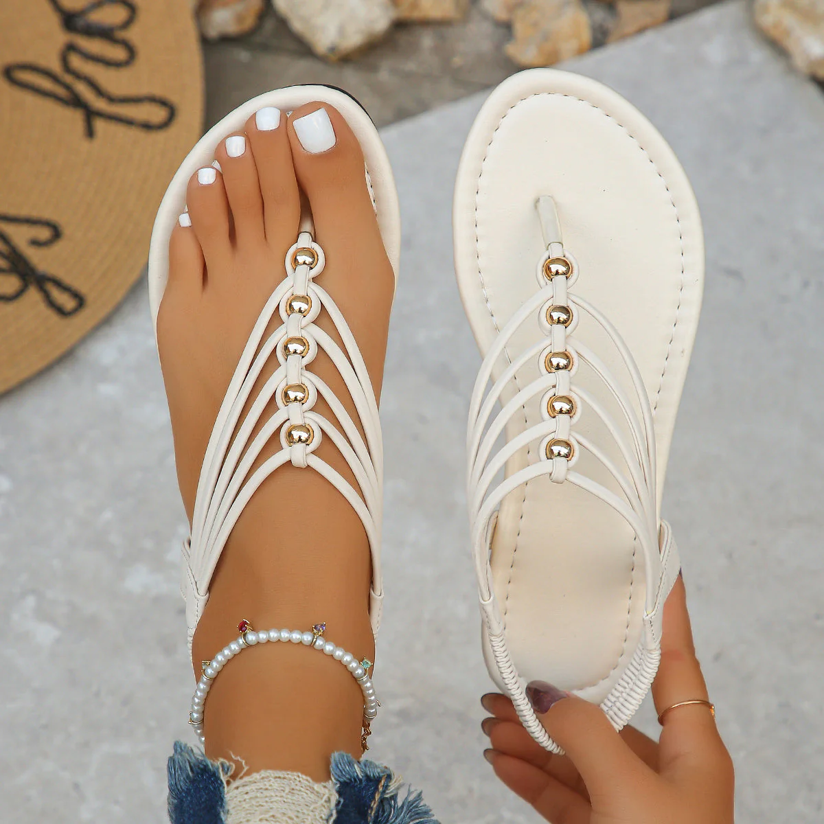 Sandales plates à perles pour femme style vacances - élégantes et confortables pour l'été - Image 2