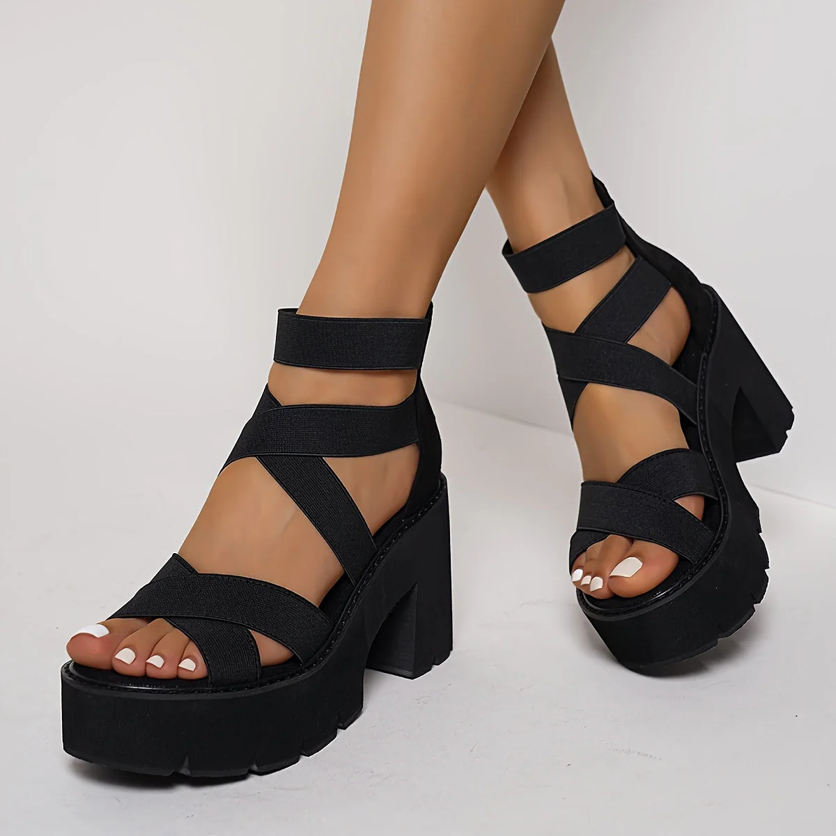 Sandales à talon plateforme pour femme, style tendance, idéales pour toutes occasions - Image 2