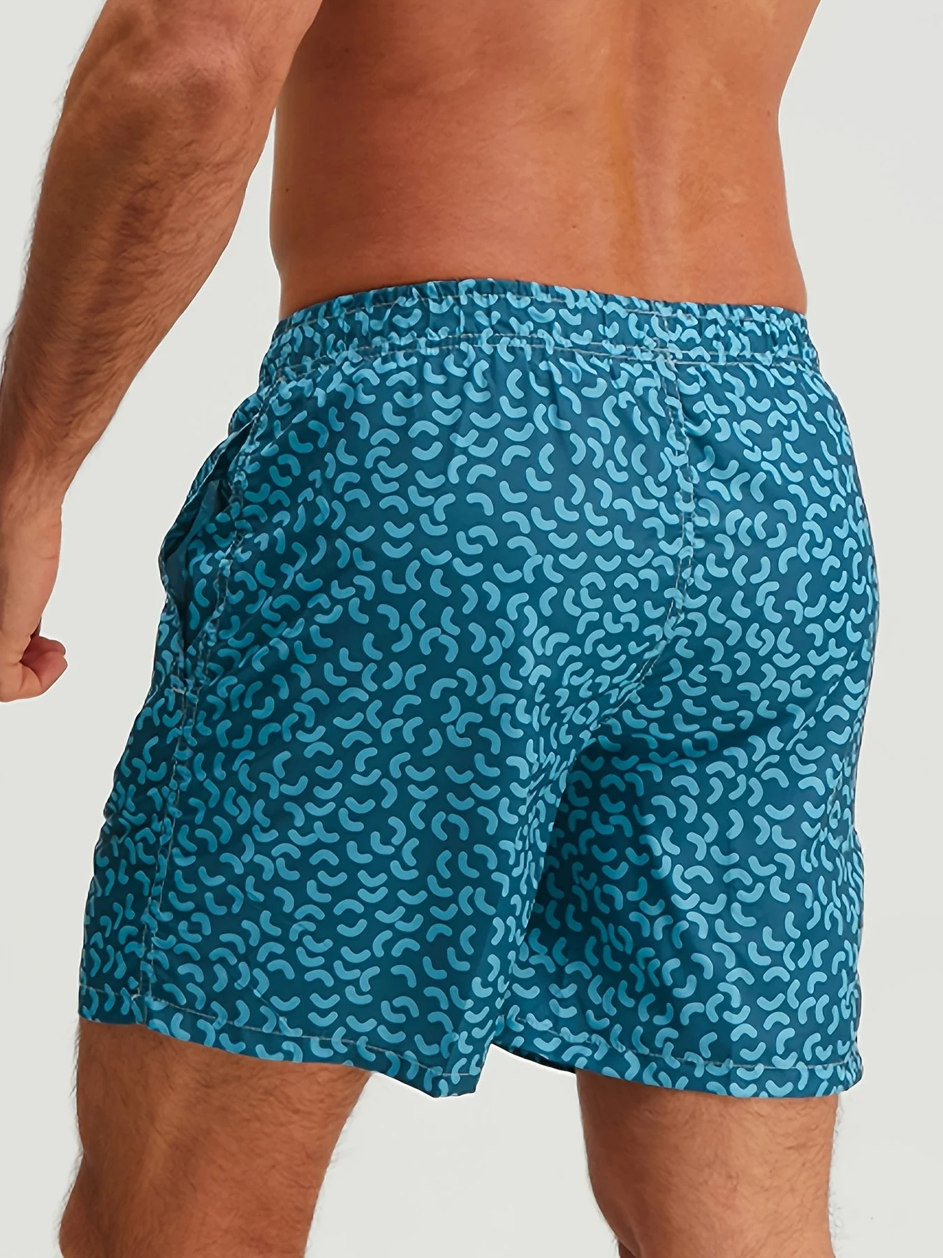 Short de bain homme style sportswear motif graphique pour plage et piscine - Image 2