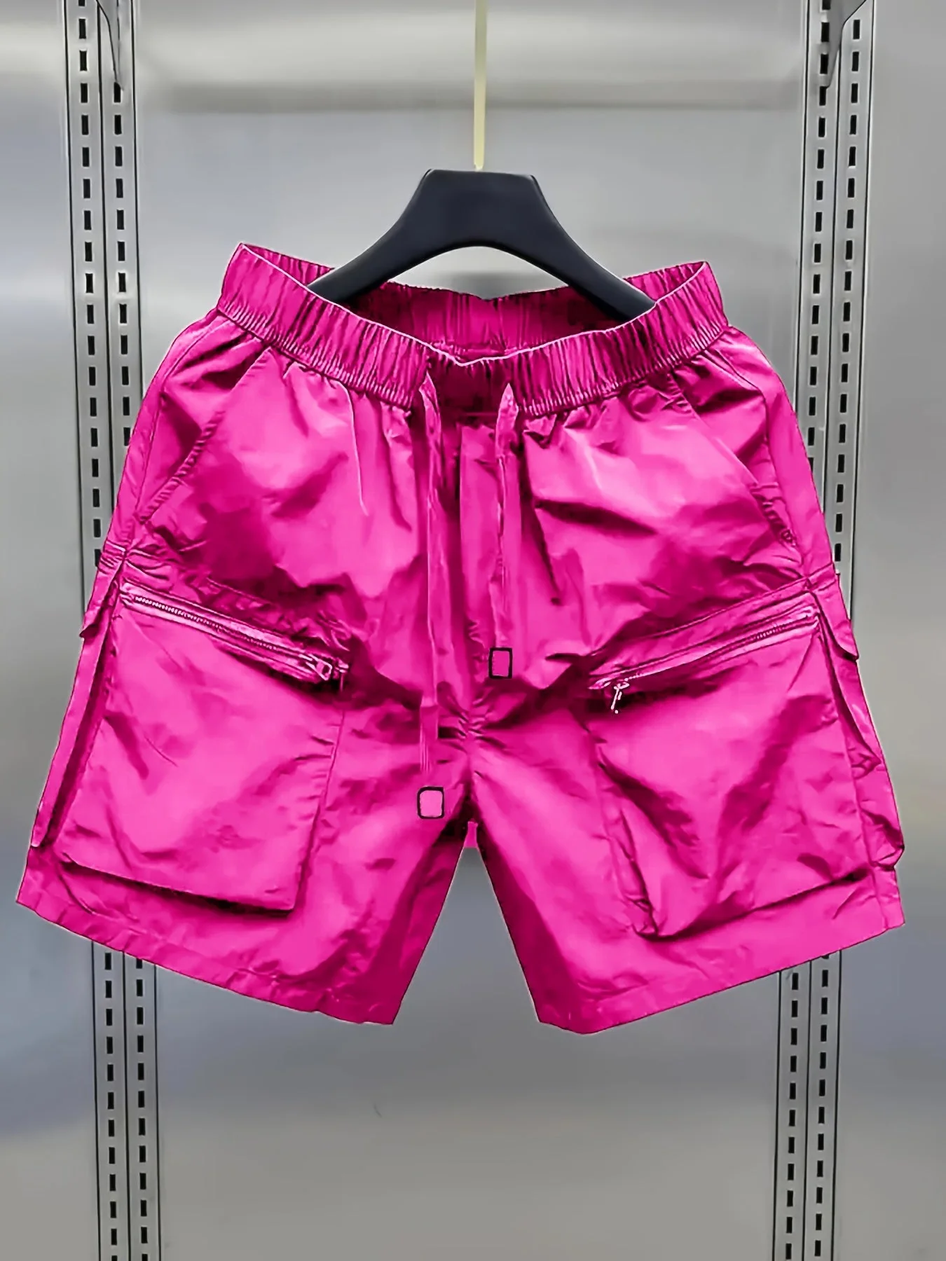 Short cargo décontracté pour homme avec poches zippées style urbain - Image 4