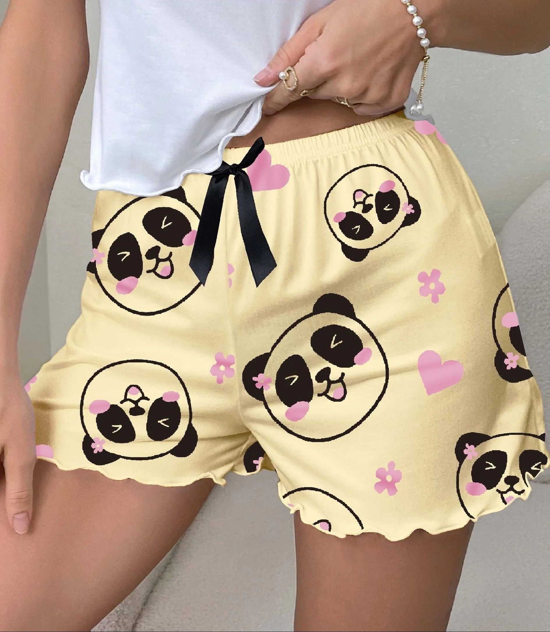 Short de pyjama décontracté pour femme avec motif panda kawaii, idéal pour la nuit et la détente - Image 2