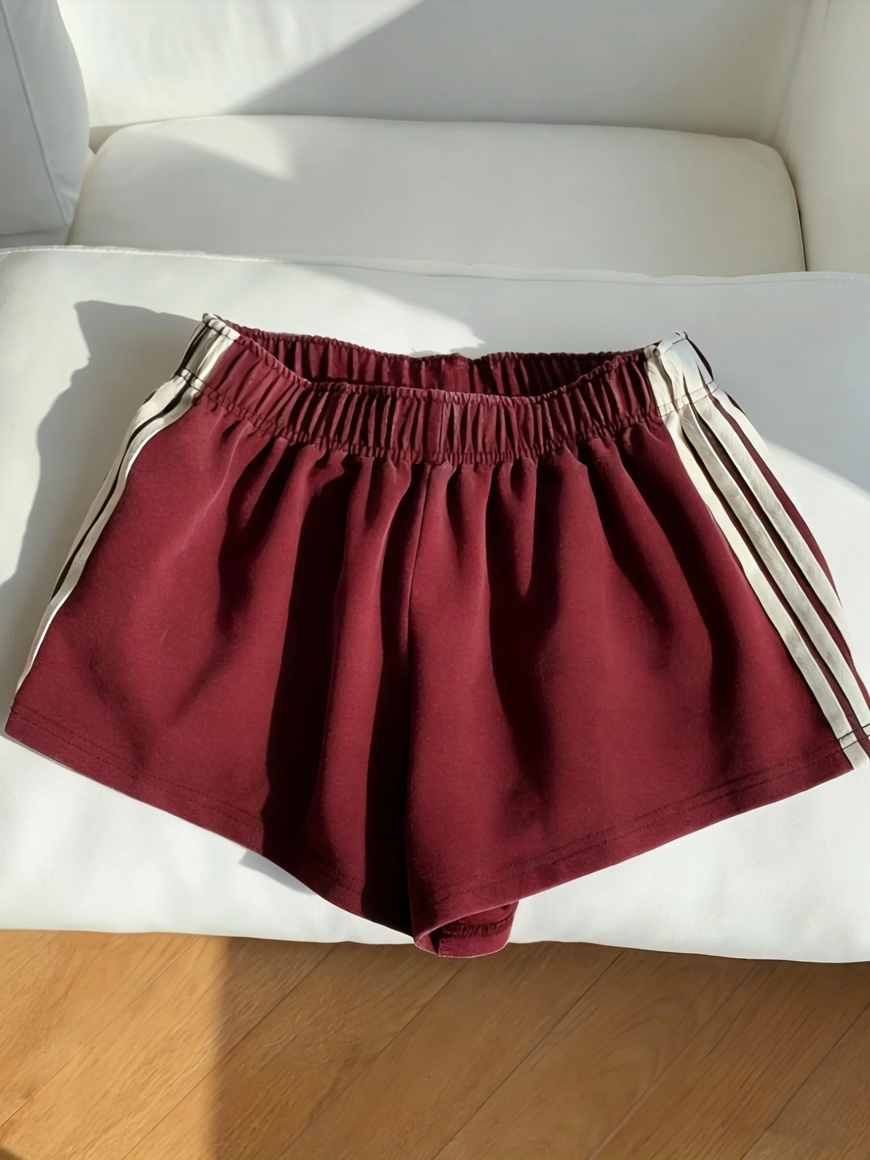 Shorts de sport femme à bandes latérales style décontracté pour running et loisirs - Image 2