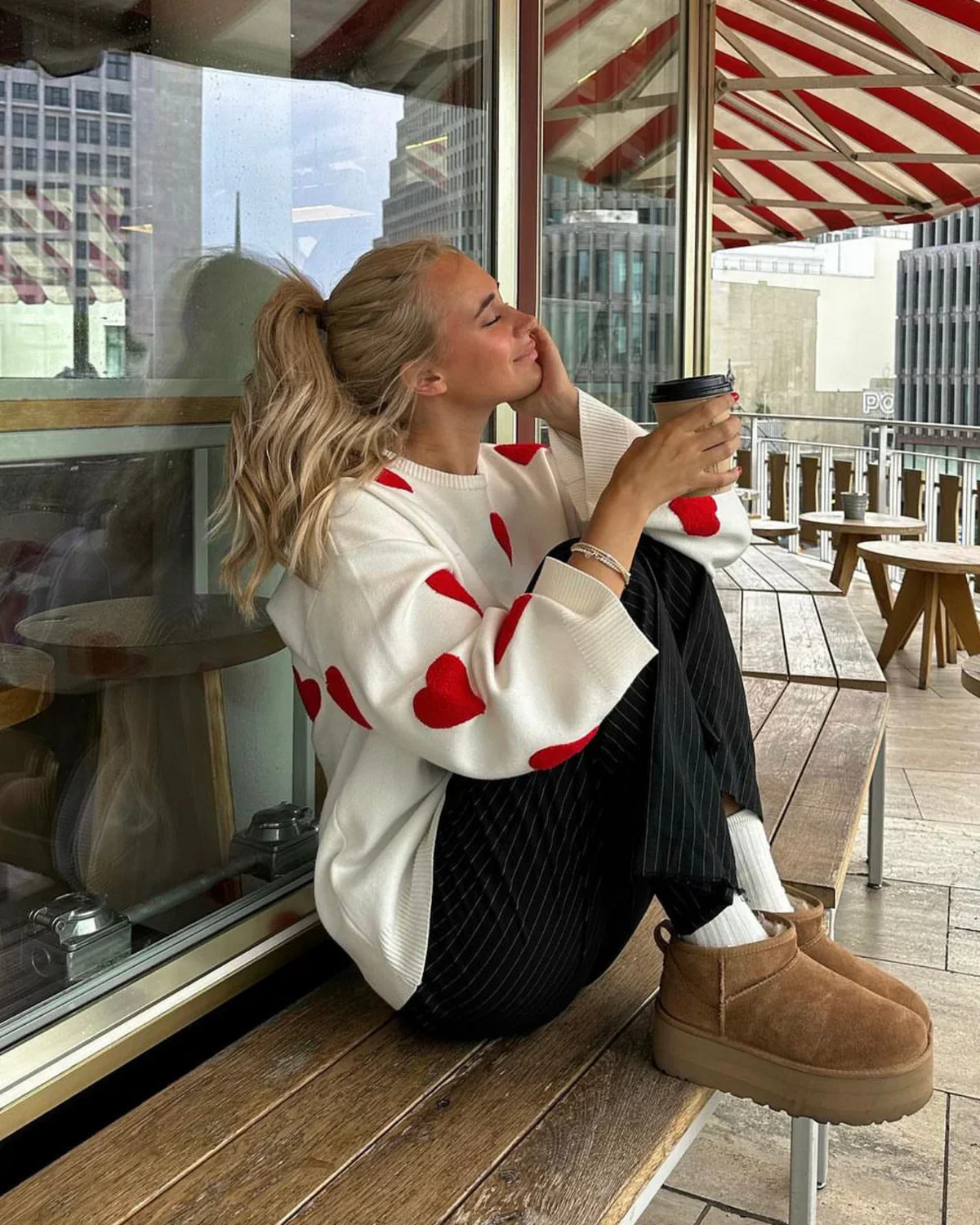 Sweat-shirt oversize femme style cocooning à motifs cœurs – Confort et tendance pour la maison ou la détente - Image 3