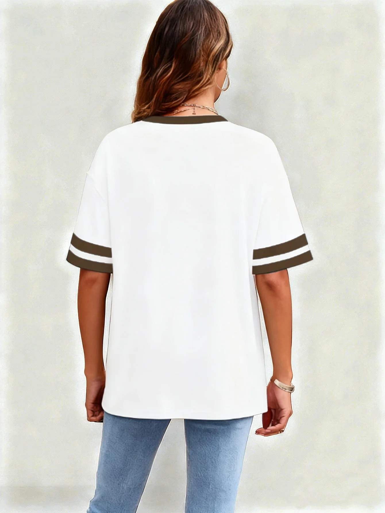 T-shirt décontracté pour femme avec cœur imprimé style sport chic - Image 3
