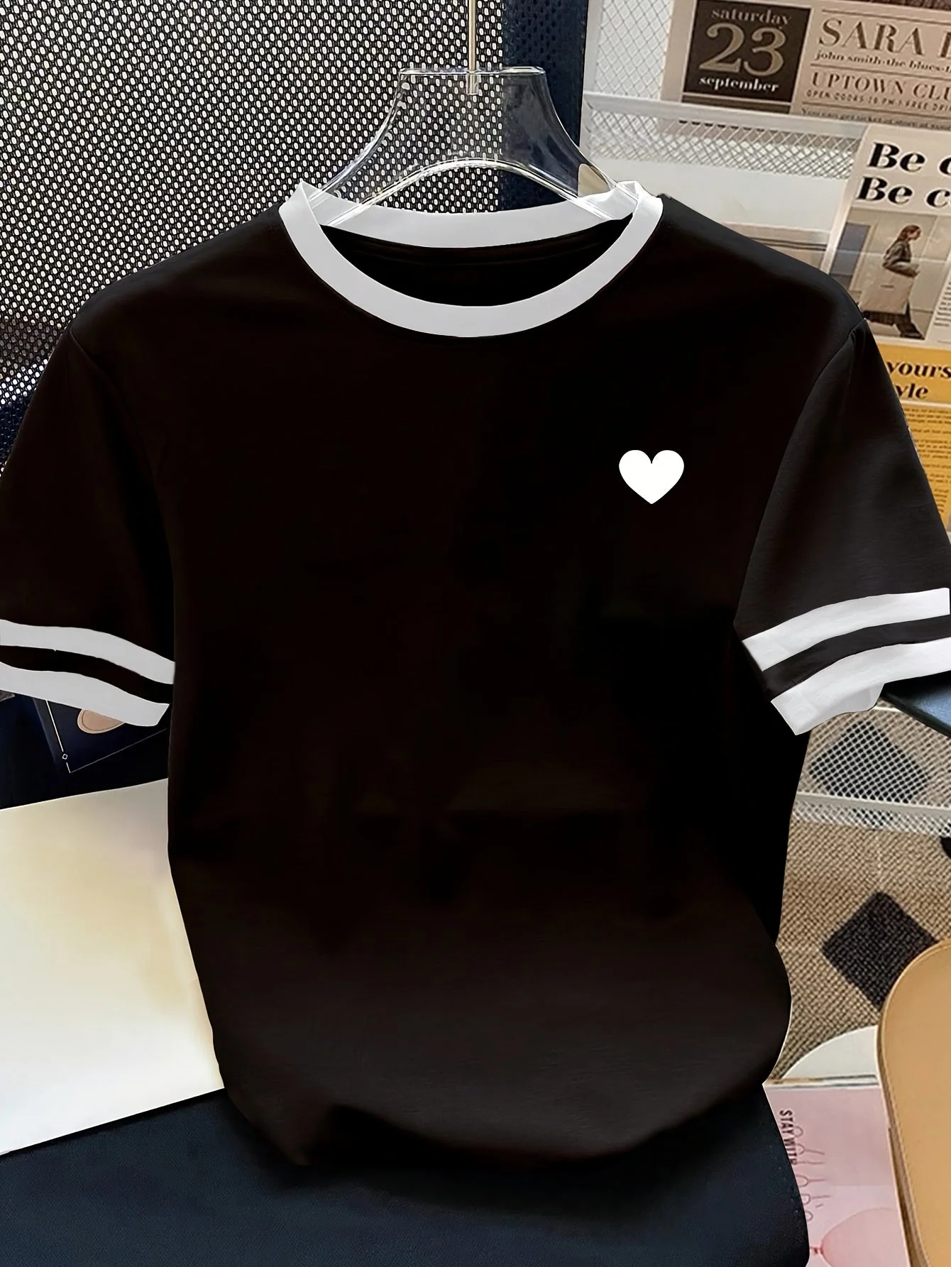 T-shirt décontracté pour femme avec cœur imprimé style sport chic - Image 5