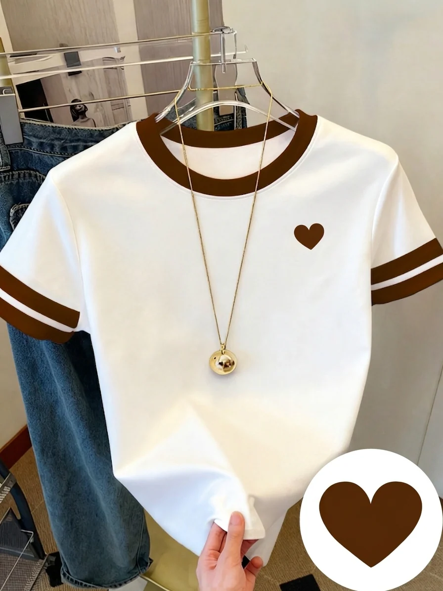 T-shirt décontracté pour femme avec cœur imprimé style sport chic - Image 9