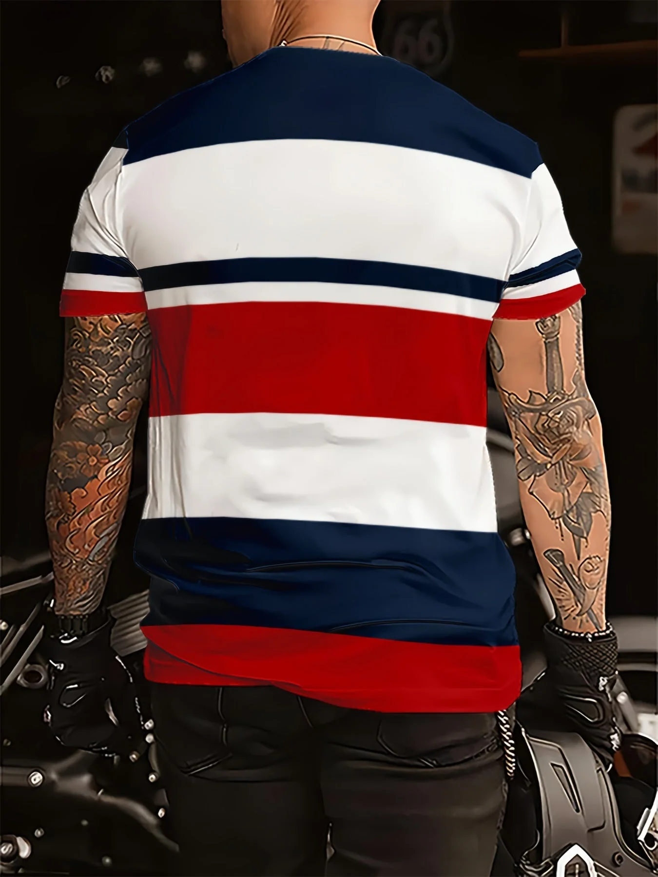 T-shirt décontracté homme style universitaire à rayures pour usage quotidien - Image 3