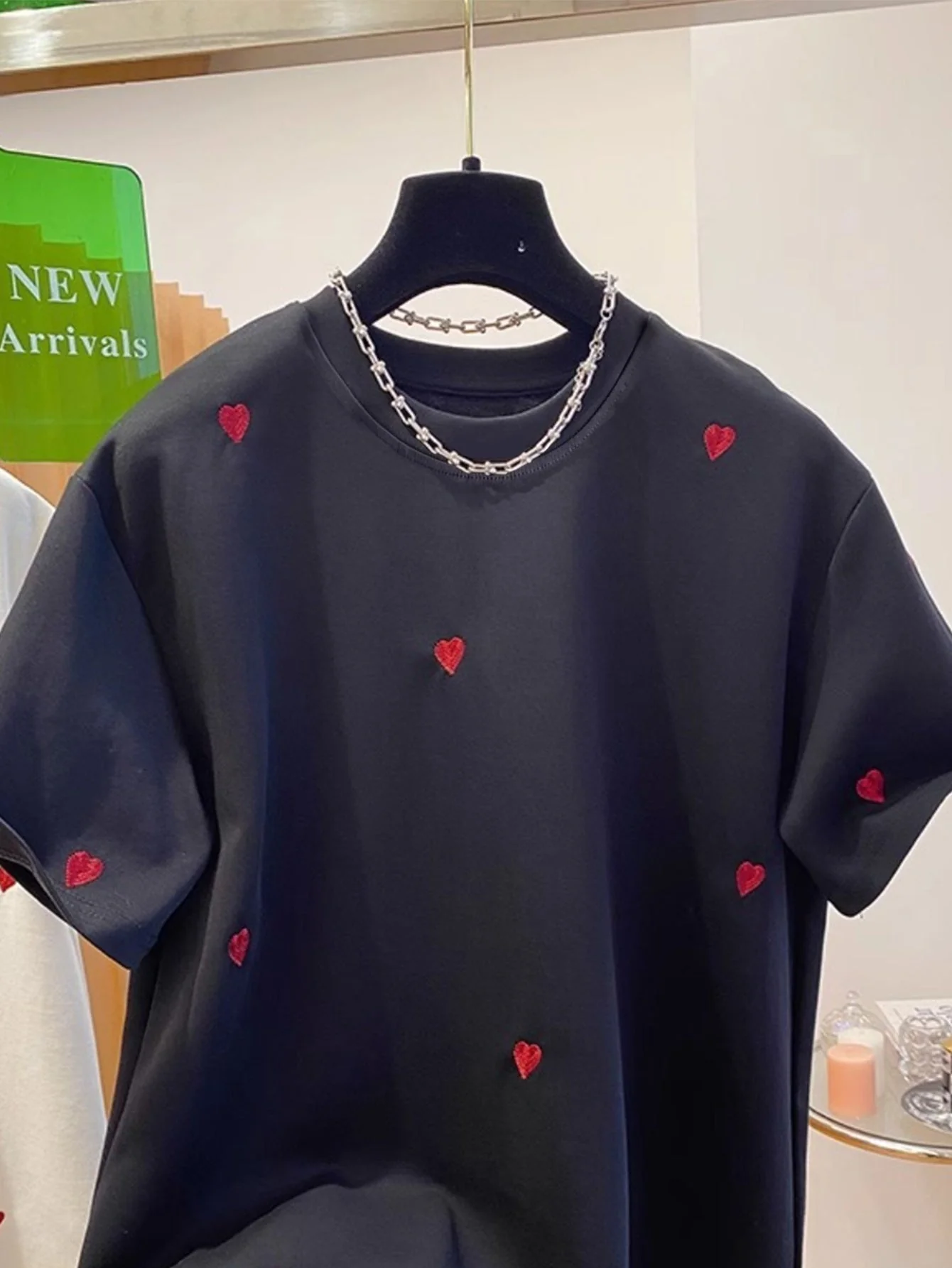 T-shirt décontracté à motif cœur brodé pour femmes, style tendance et usage quotidien - Image 6