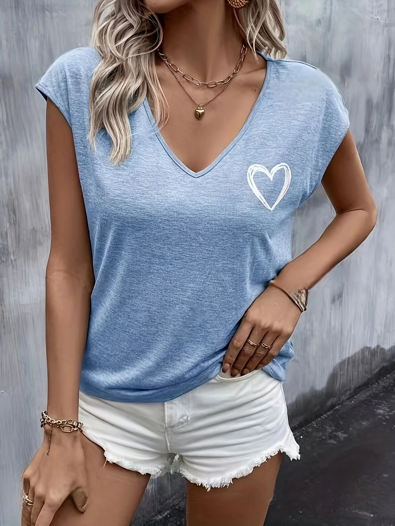 T-shirt Femme Décontracté à Col V Motif Cœur Style Estival - Image 5