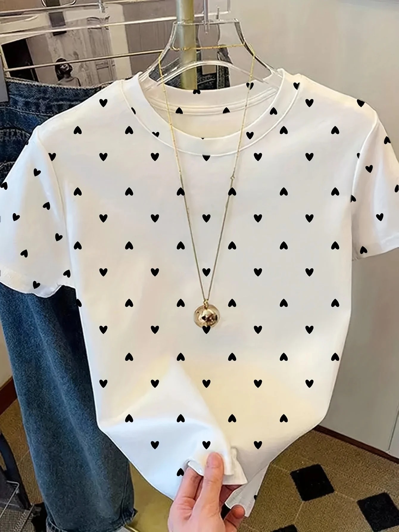 T-shirt femme à pois style élégant pour un look décontracté chic - Image 6