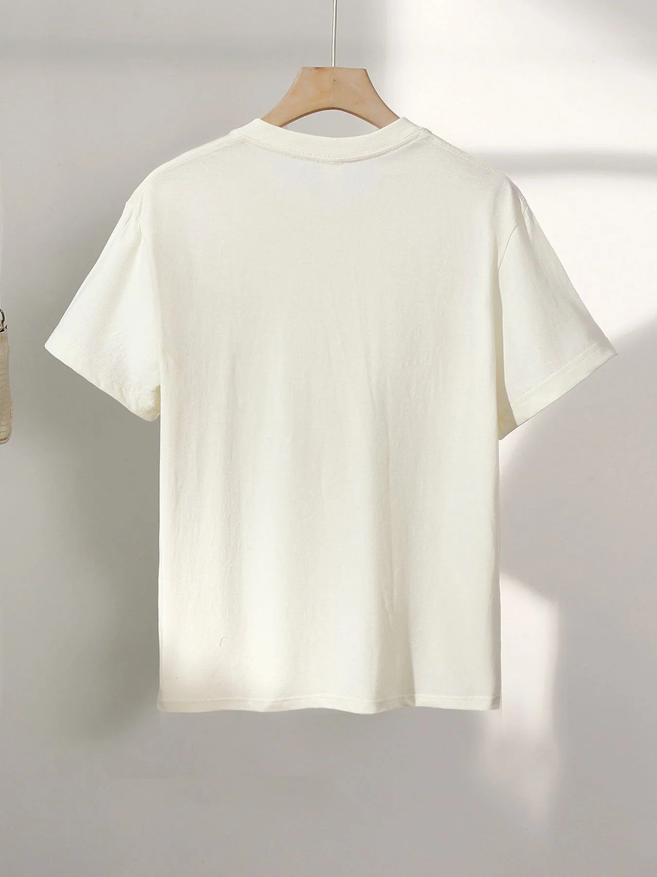T-shirt Femme Style Art Moderne Visage Abstrait – Casual et Tendance - Image 8