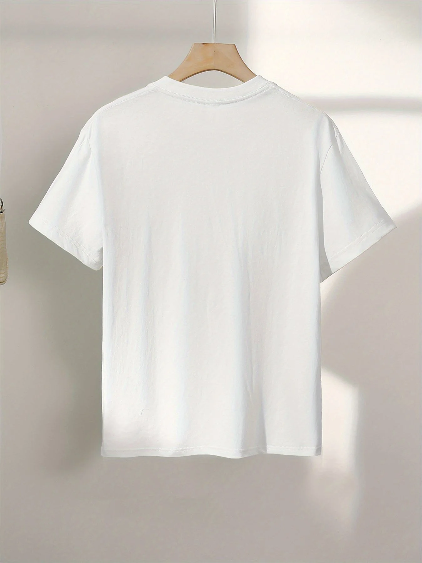 T-shirt Femme Style Art Moderne Visage Abstrait – Casual et Tendance - Image 9