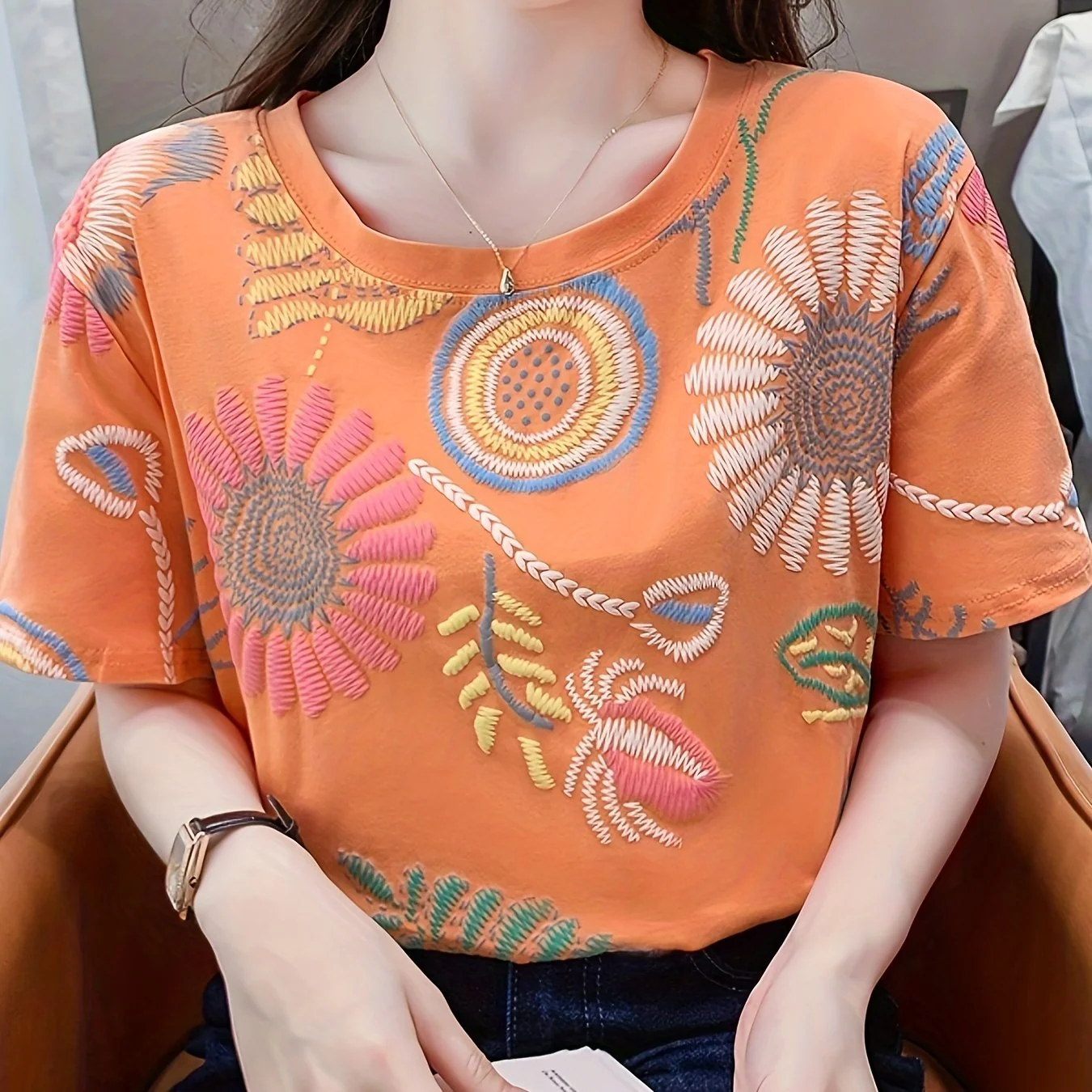 T-shirt femme style chic à motifs brodés géométriques manches courtes pour l'été - Image 8