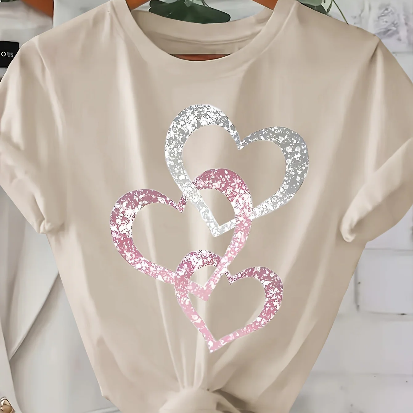 T-shirt femme style décontracté avec motif cœurs scintillants, manches courtes, idéal pour l'été - Image 14