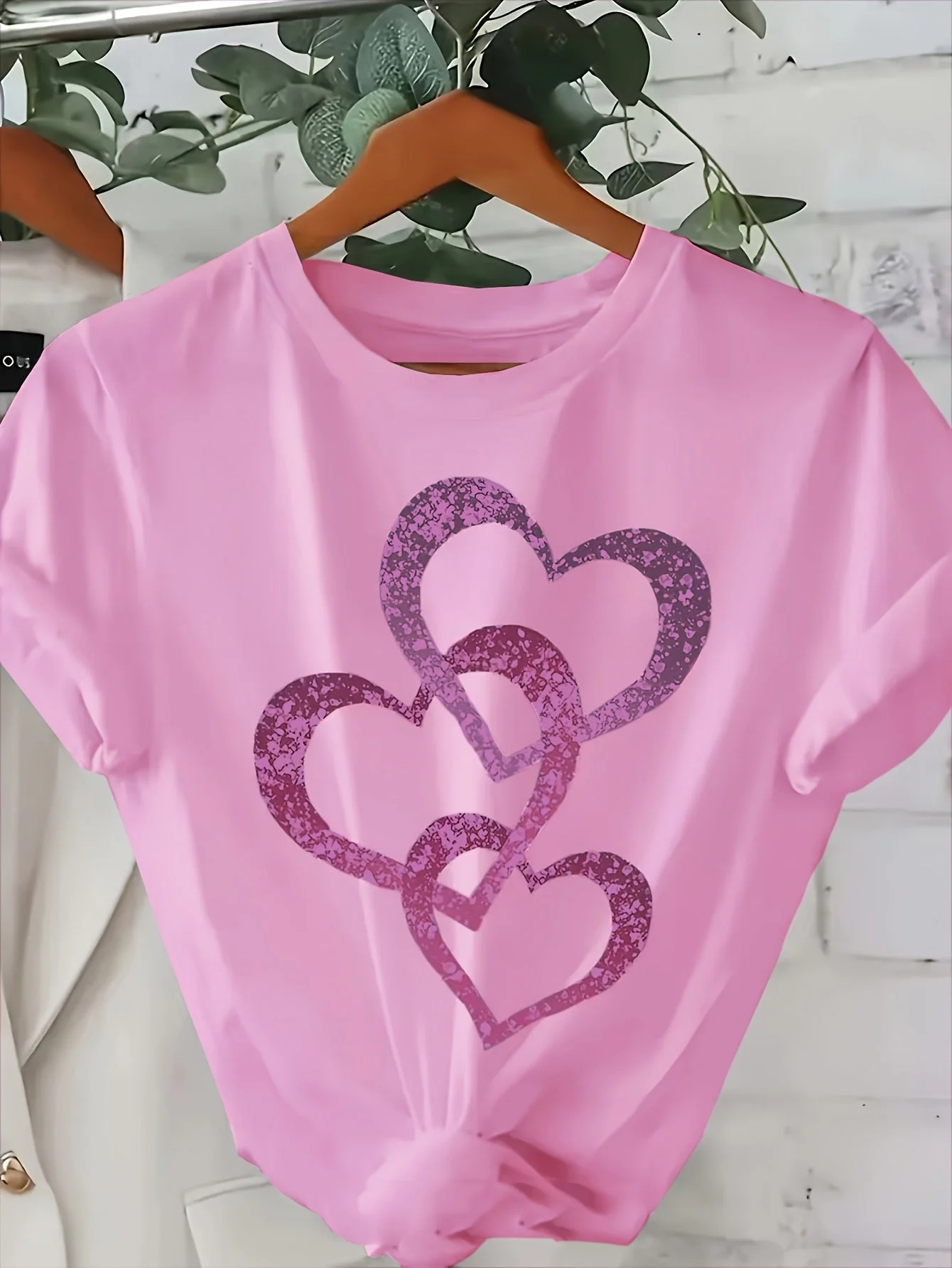 T-shirt femme style décontracté avec motif cœurs scintillants, manches courtes, idéal pour l'été - Image 2