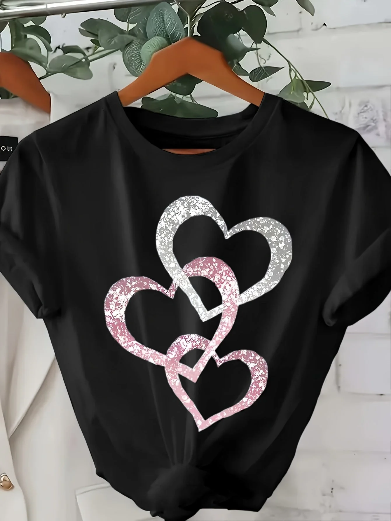T-shirt femme style décontracté avec motif cœurs scintillants, manches courtes, idéal pour l'été - Image 3