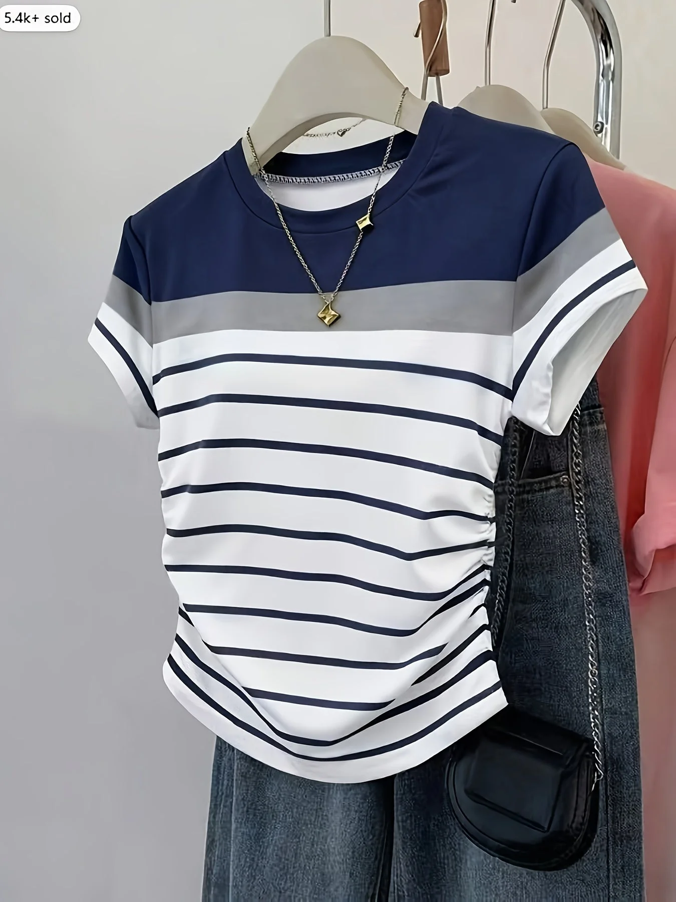 T-shirt pour femme style décontracté à rayures et fronces, manches courtes, col rond, tendance été - Image 2