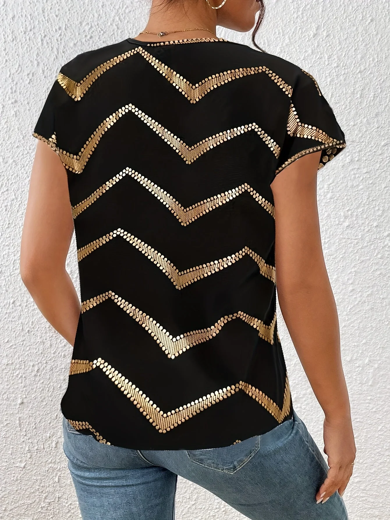 T-shirt femme style élégant à motif géométrique pour un look quotidien ou soirée - Image 3