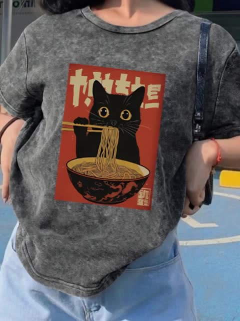 T-shirt Femme Style Vintage avec Chat Mangeant des Nouilles – Graphique Japonais, Décontracté et Original - Image 12