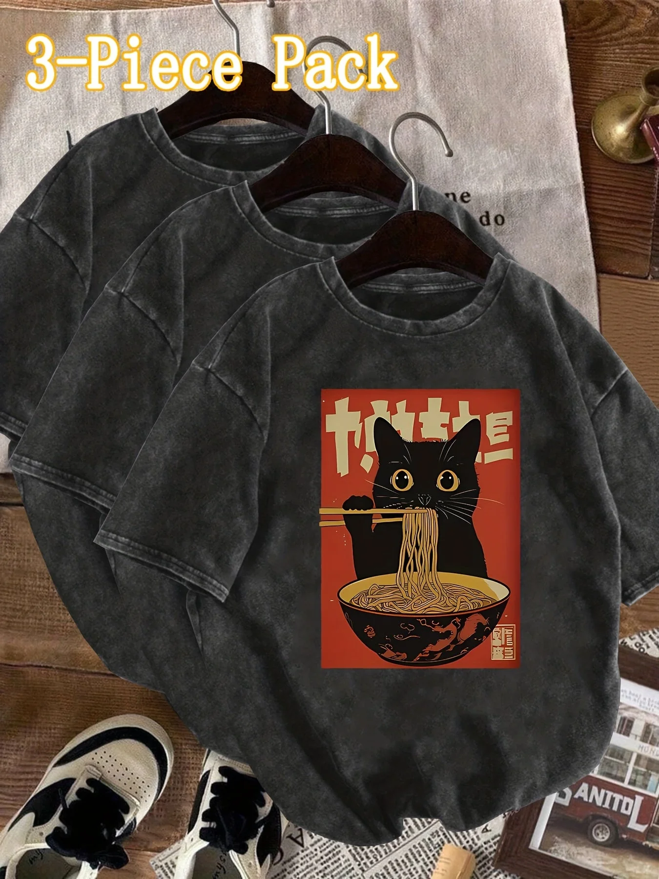 T-shirt Femme Style Vintage avec Chat Mangeant des Nouilles – Graphique Japonais, Décontracté et Original - Image 2