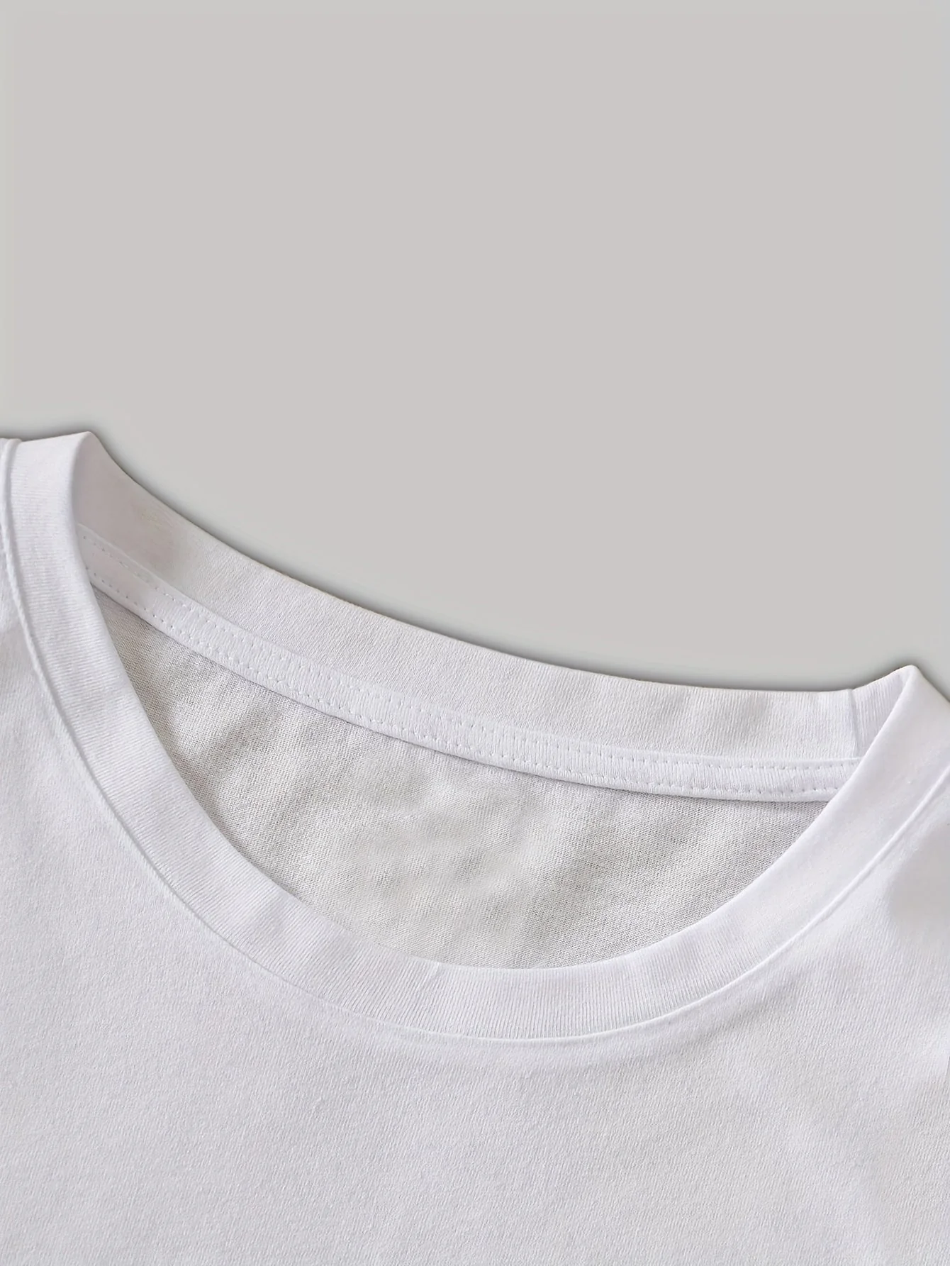 T-shirt graphique femme style décontracté motif géométrique – idéal pour l'été - Image 4