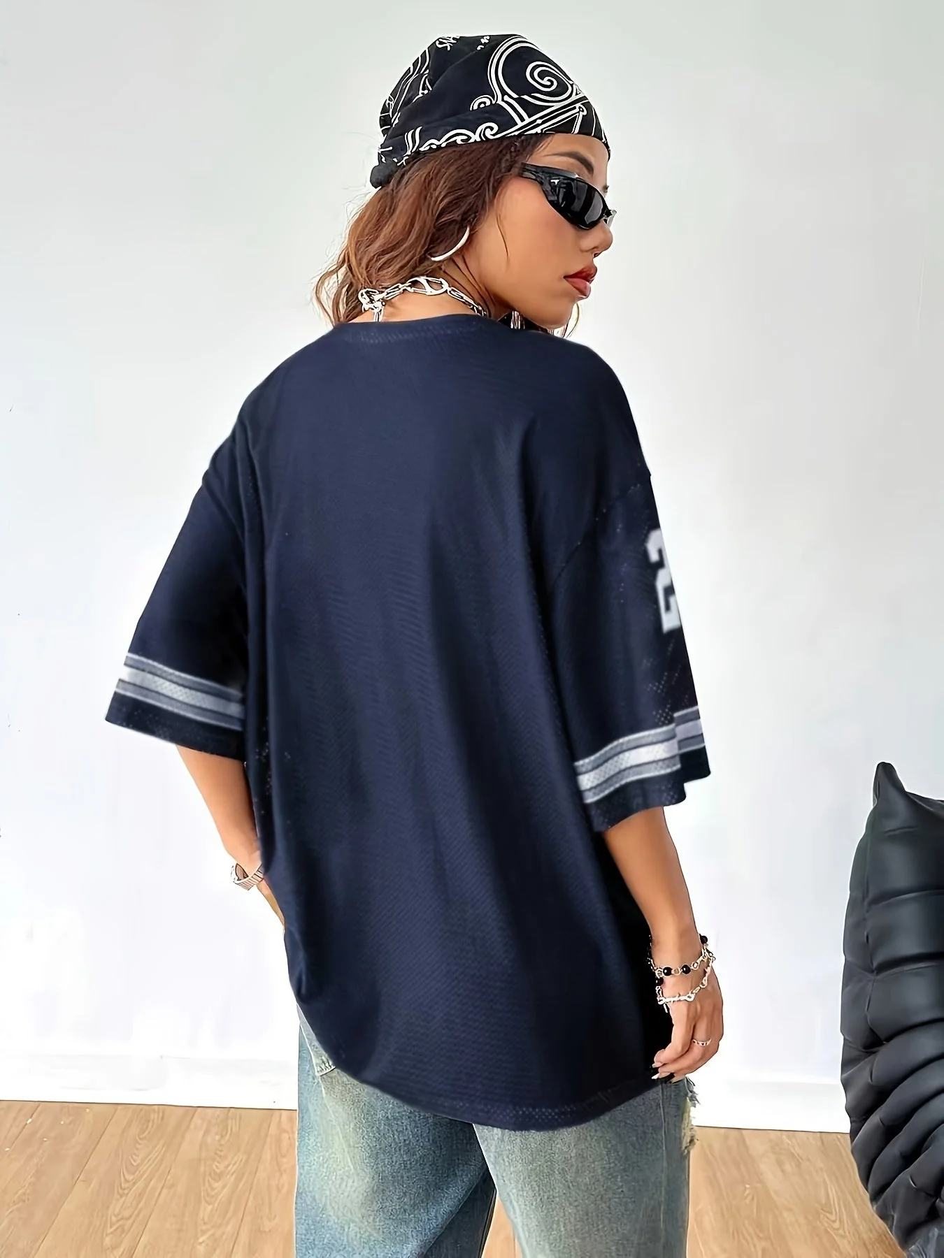 T-shirt oversize style streetwear pour femme, look décontracté, imprimé numéro 23 - Image 2