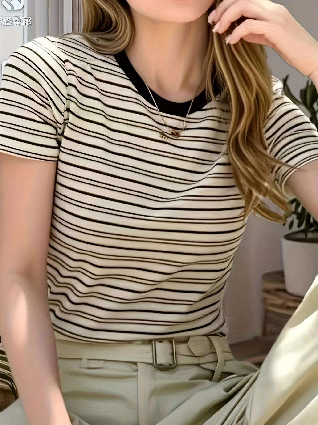 T-shirt rayé chic pour femme à col rond – Style élégant, idéal pour l’été - Image 2