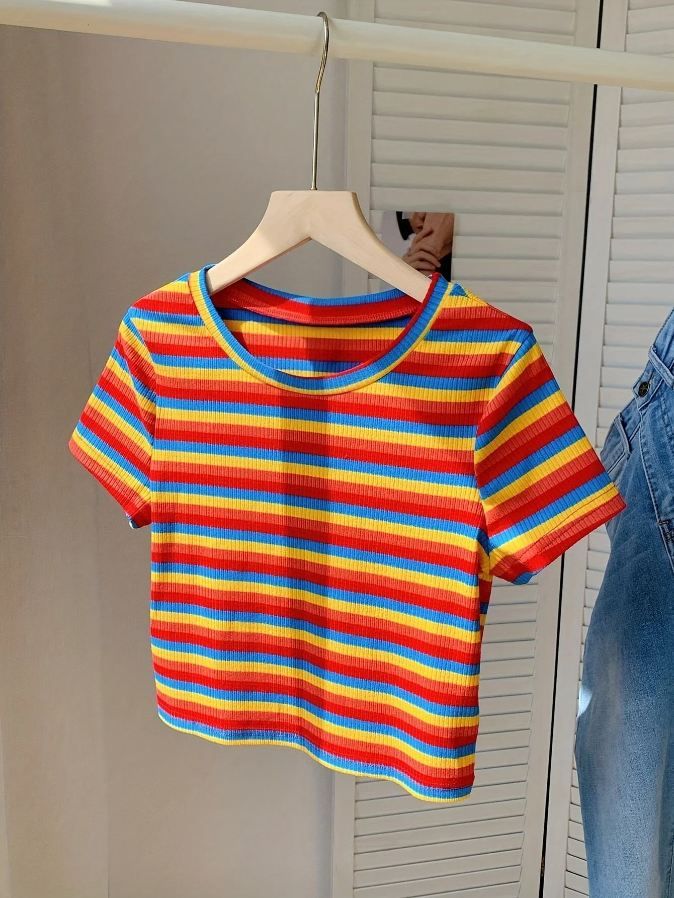 T-shirt rayé à manches courtes pour femme, style décontracté et tendance, parfait pour l'été - Image 2